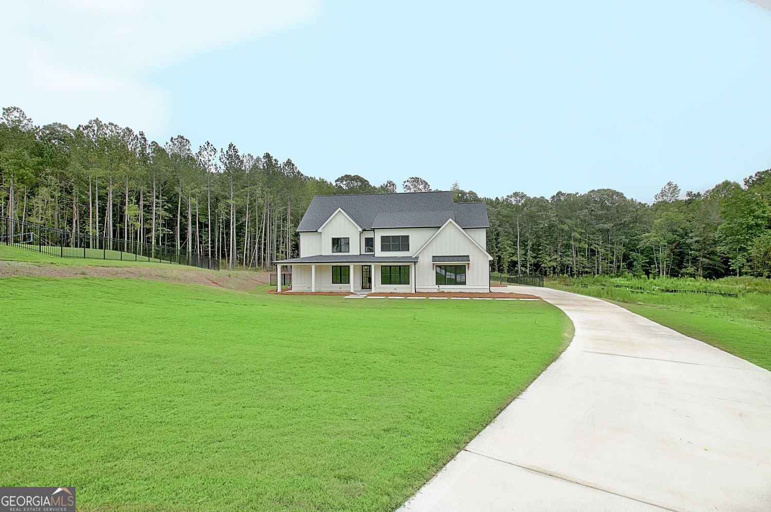 Tyrone, Georgia, 30290, United States, 6 Bedrooms Bedrooms, ,6 BathroomsBathrooms,Residential,For Sale,1859039