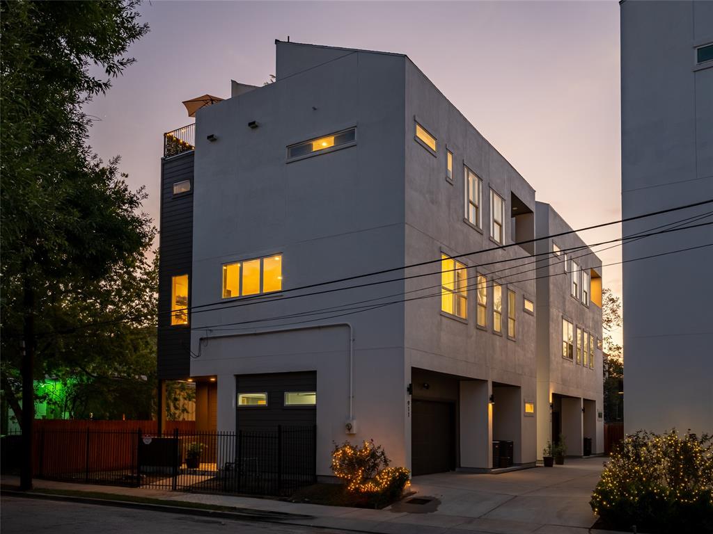 Houston, Texas, 77007, United States, 3 Bedrooms Bedrooms, ,4 BathroomsBathrooms,Residential,For Sale,1723683