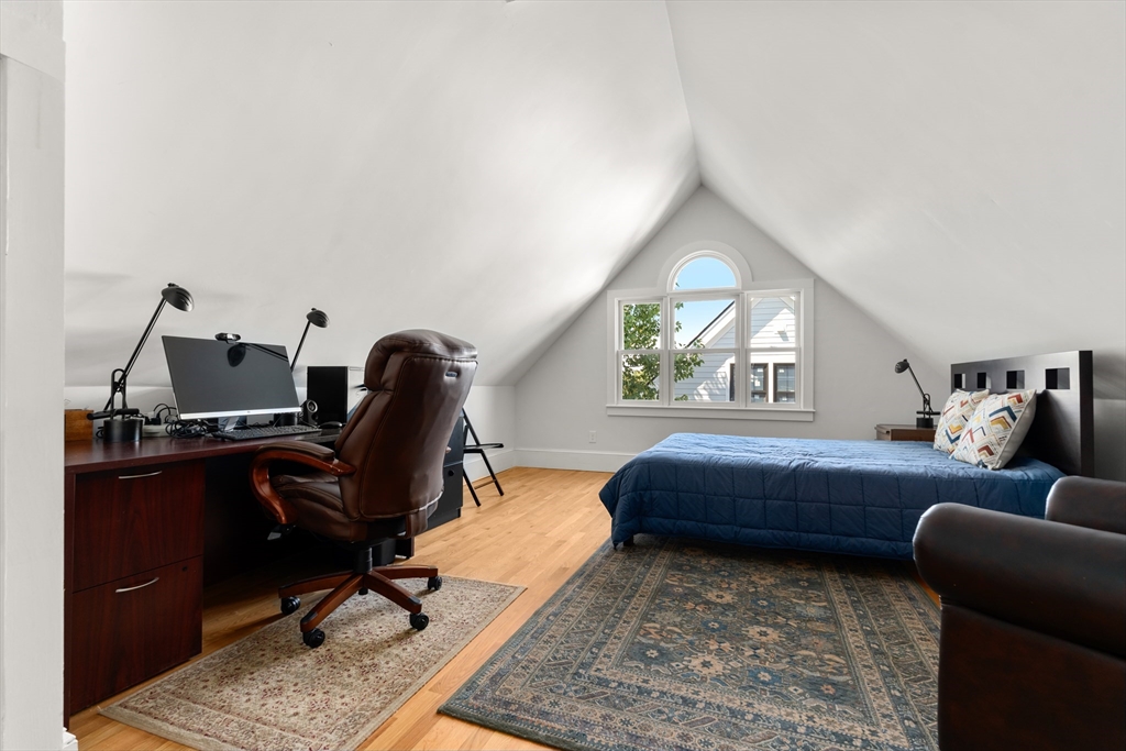 Newton, Massachusetts, 02458, United States, 5 Bedrooms Bedrooms, ,4 BathroomsBathrooms,Residential,For Sale,1941717
