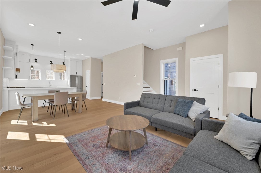 Cleveland, Ohio, 44113, United States, 3 Bedrooms Bedrooms, ,3 BathroomsBathrooms,Residential,For Sale,1944976