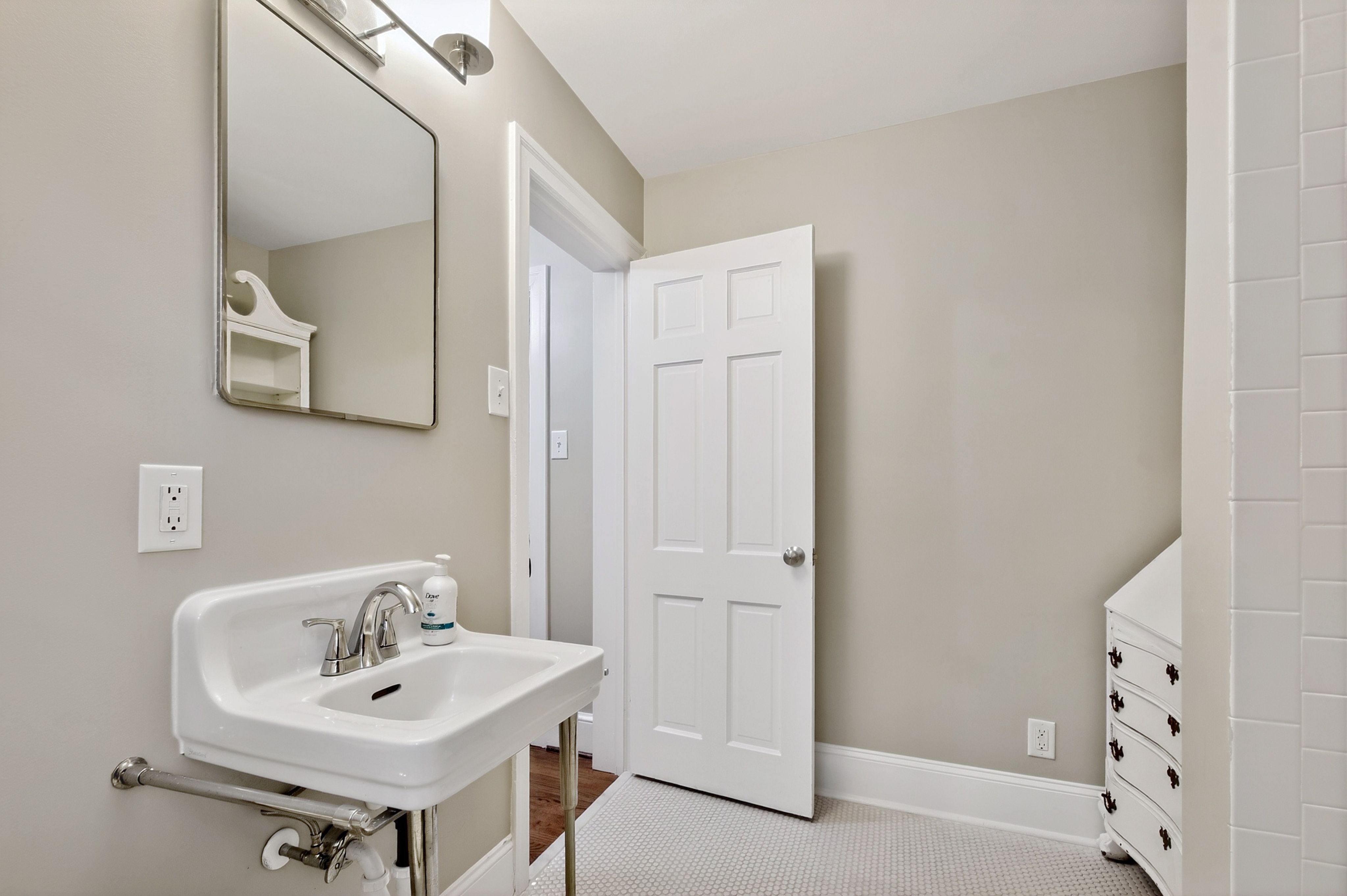  2507 Sanderson Drive, Raleigh, NC 27608 - 物件實景