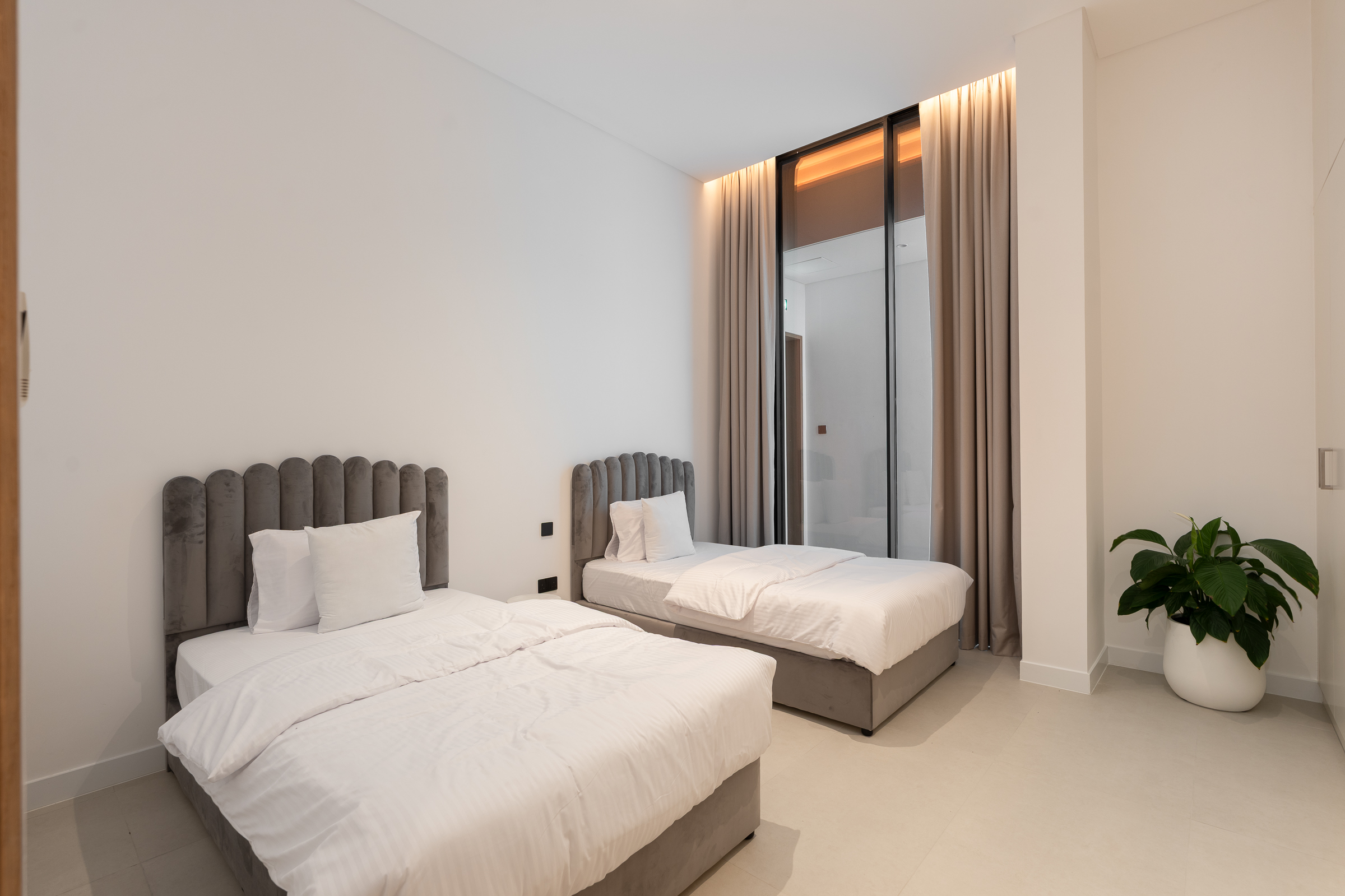  Exceptional, Furnished Villa in Altissima - 物件實景