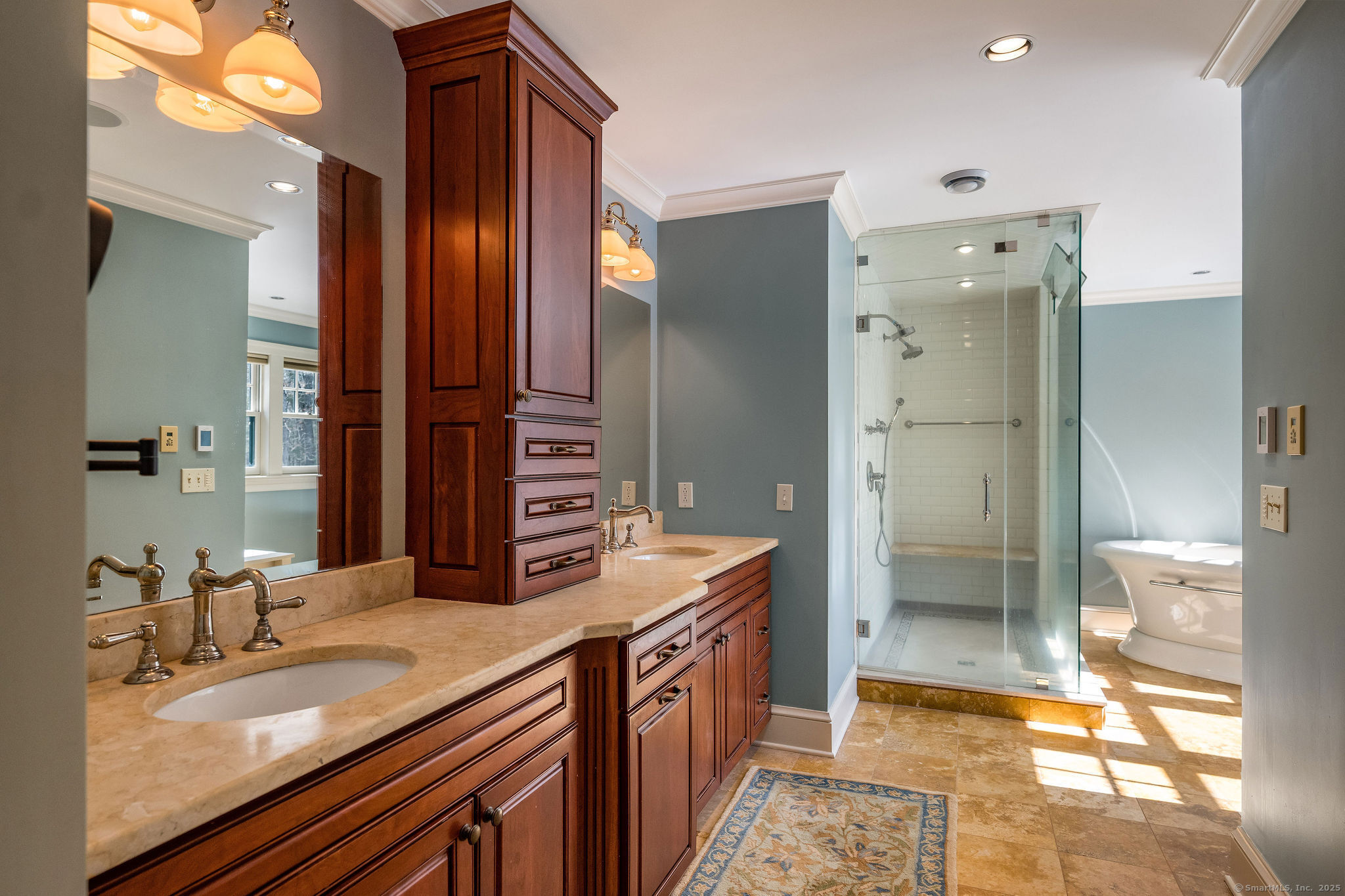 Guilford, Connecticut, 06437, United States, 5 Bedrooms Bedrooms, ,8 BathroomsBathrooms,Residential,For Sale,1903755