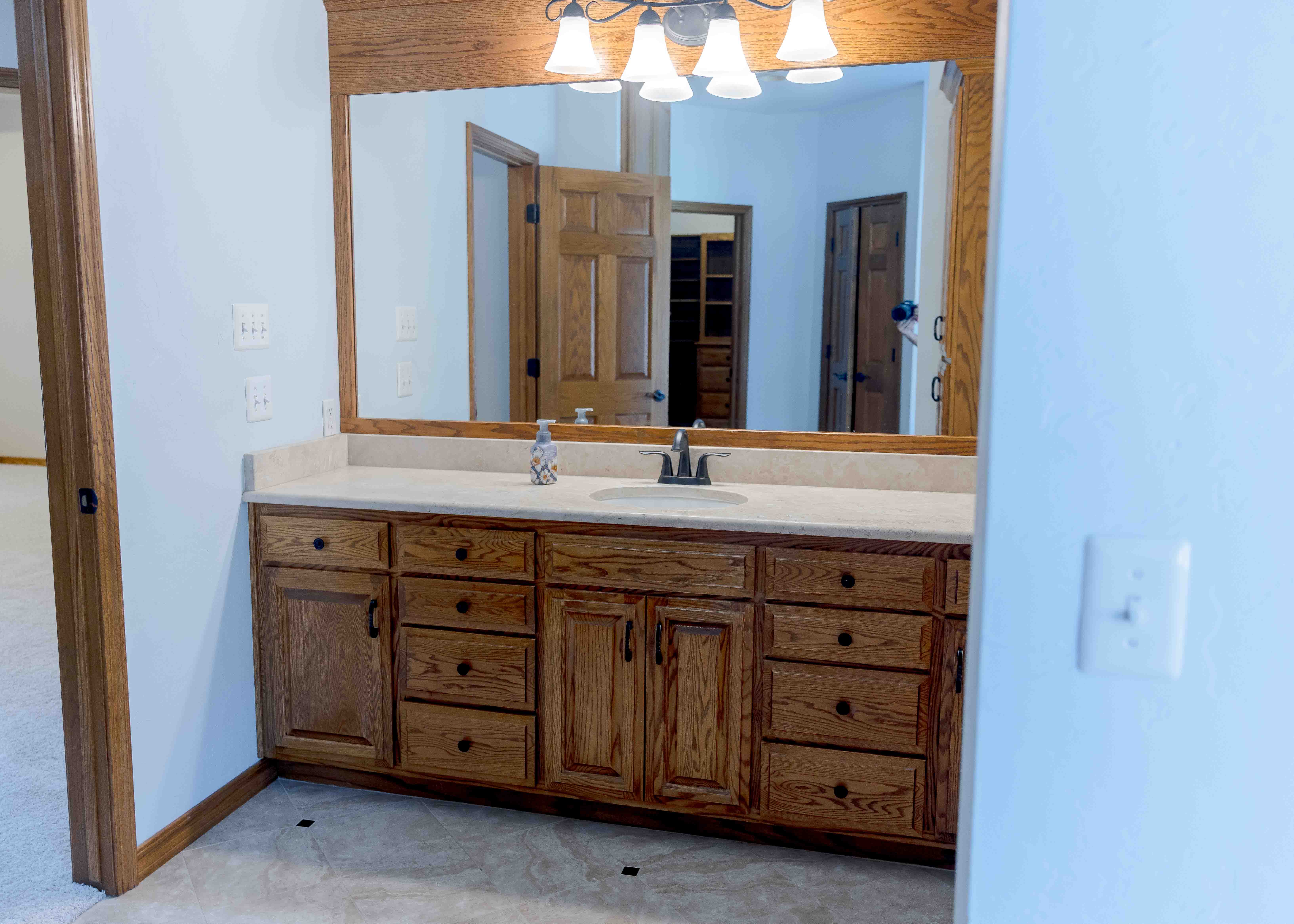 Enid, Oklahoma, 73701, United States, 4 Bedrooms Bedrooms, ,4 BathroomsBathrooms,Residential,For Sale,2006346