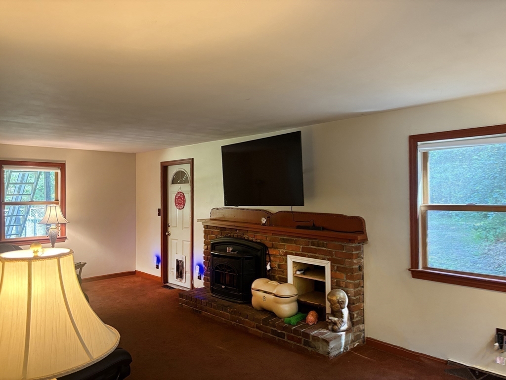 Halifax, Massachusetts, 02338, United States, 3 Bedrooms Bedrooms, ,4 BathroomsBathrooms,Residential,For Sale,1896285