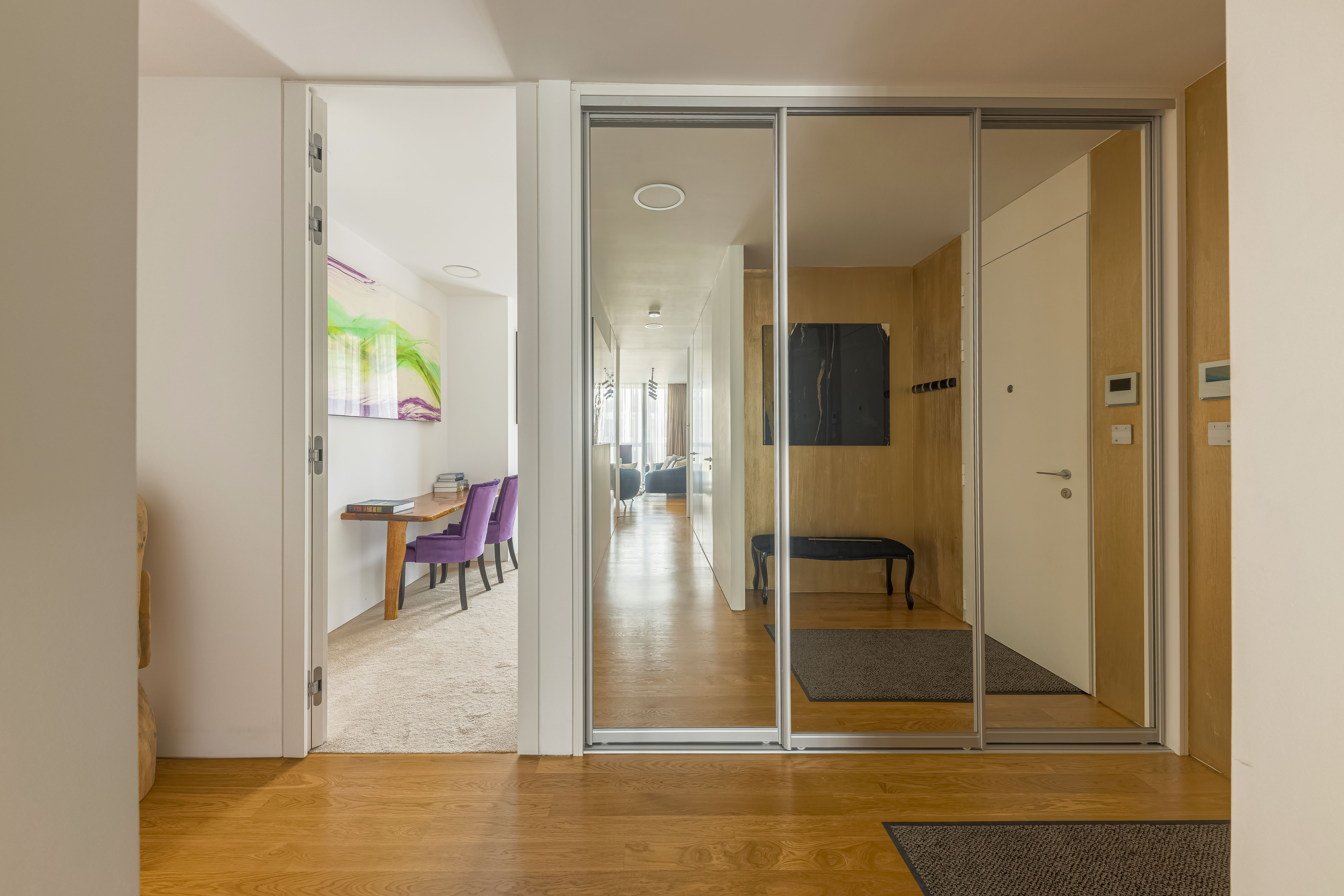  Design apartment in V Tower residence with balcony, - 物件實景