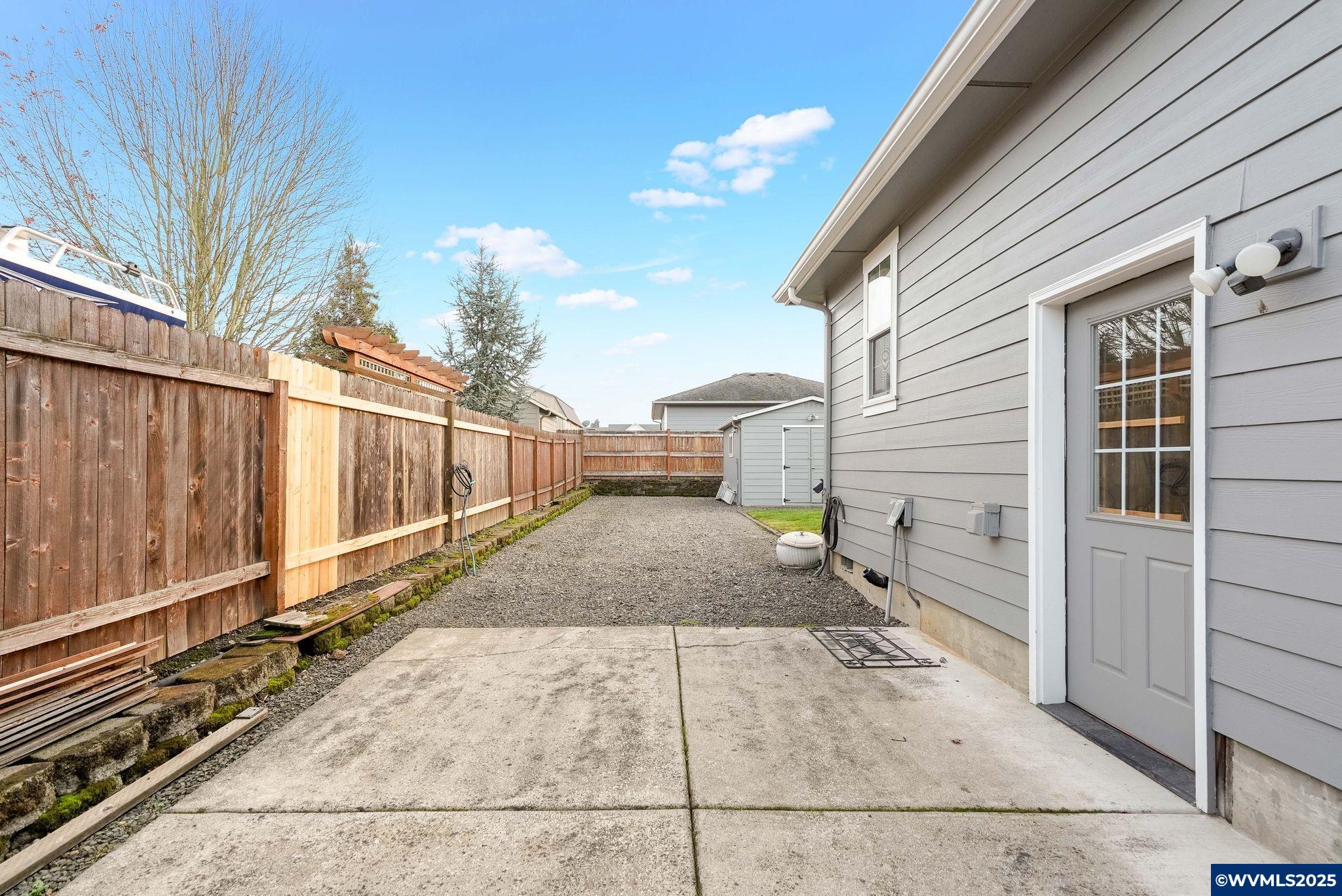 Albany, Oregon, 97321, United States, 3 Bedrooms Bedrooms, ,2 BathroomsBathrooms,Residential,For Sale,1992876