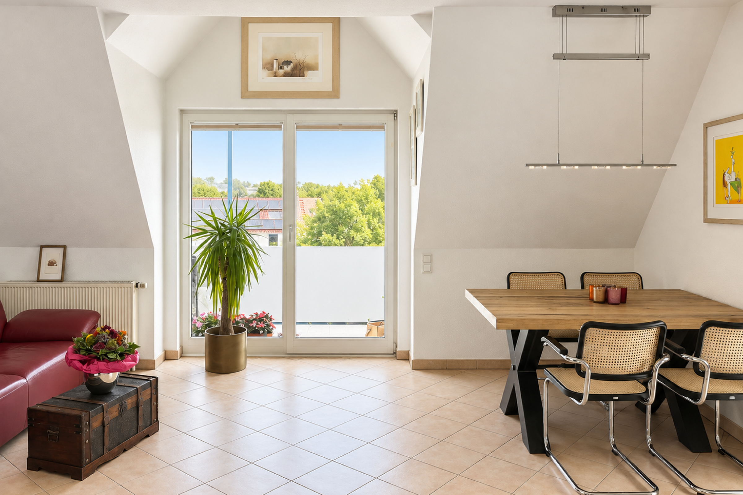  Light-Filled Duplex Apartment with Balcony and Underground Parking Spot - 物件實景