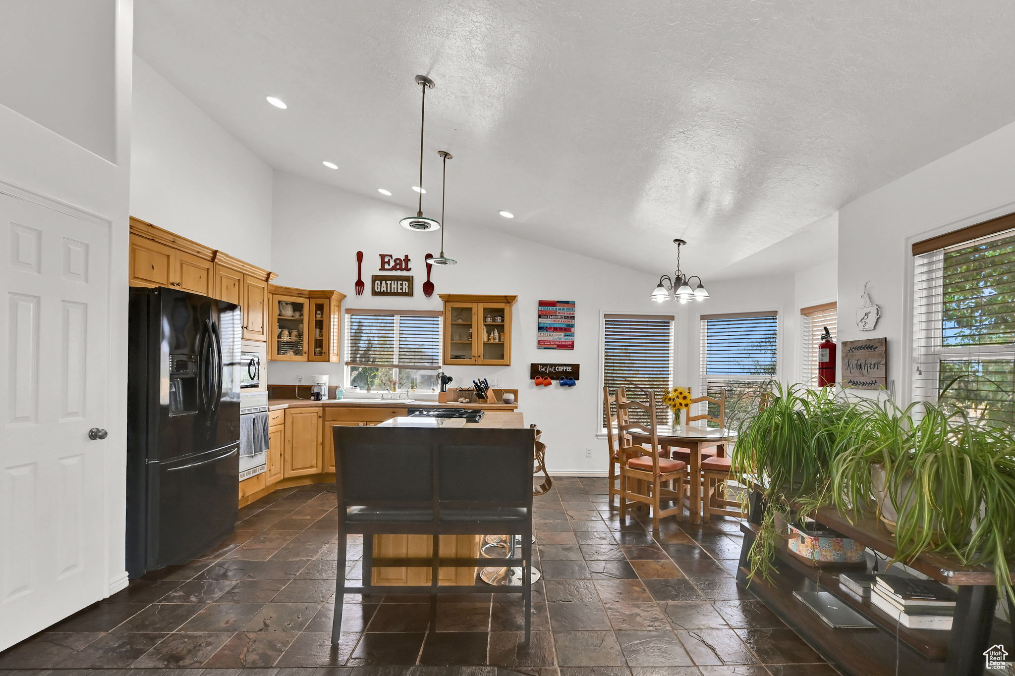 Tremonton, Utah, 84337, United States, 4 Bedrooms Bedrooms, ,3 BathroomsBathrooms,Residential,For Sale,1924806