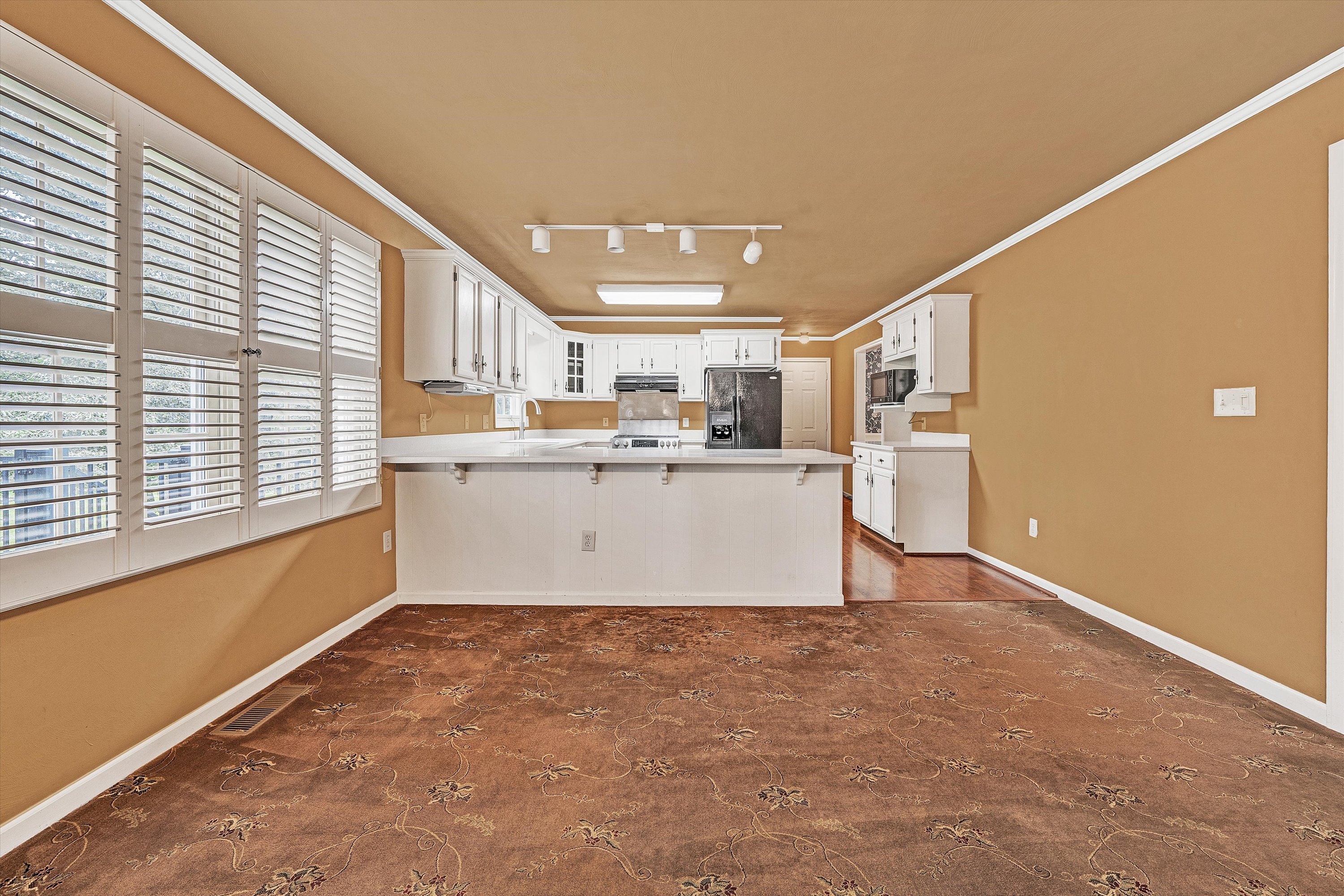 Bedford, Virginia, 24523, United States, 4 Bedrooms Bedrooms, ,4 BathroomsBathrooms,Residential,For Sale,1914324