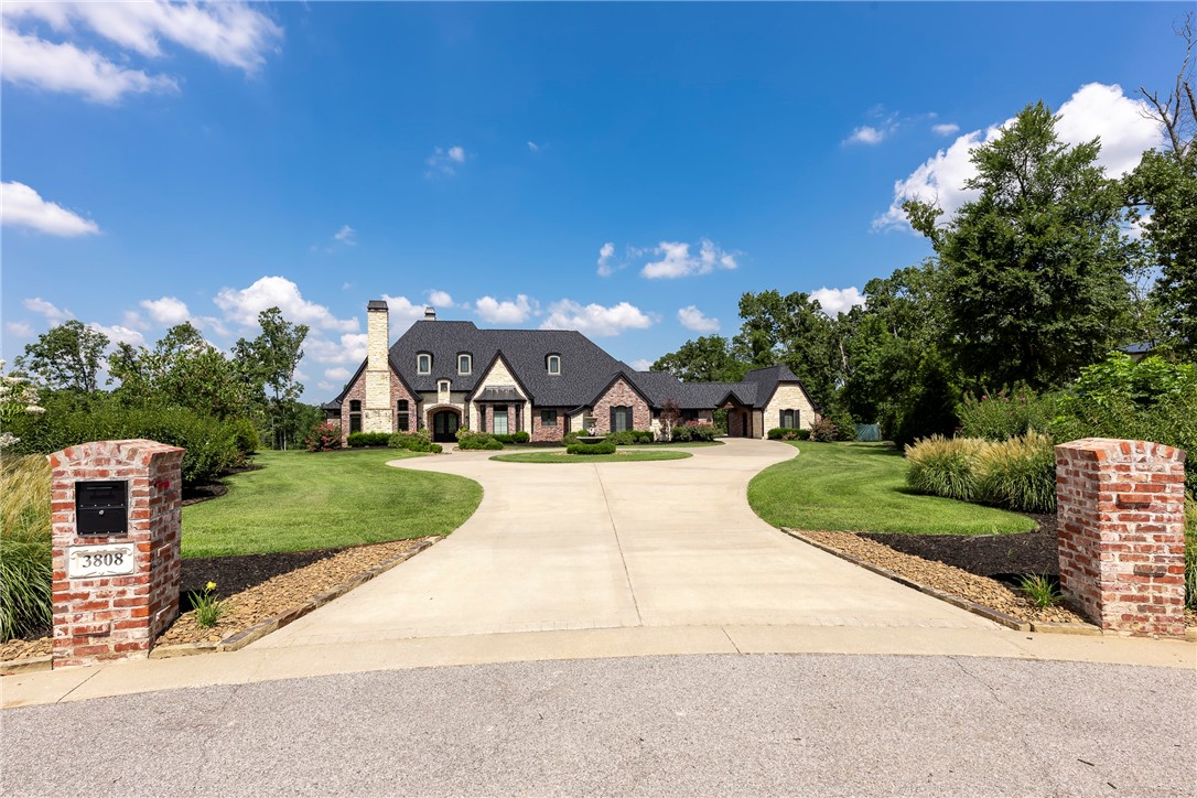 Rogers, Arkansas, 72756, United States, 4 Bedrooms Bedrooms, ,6 BathroomsBathrooms,Residential,For Sale,1987603