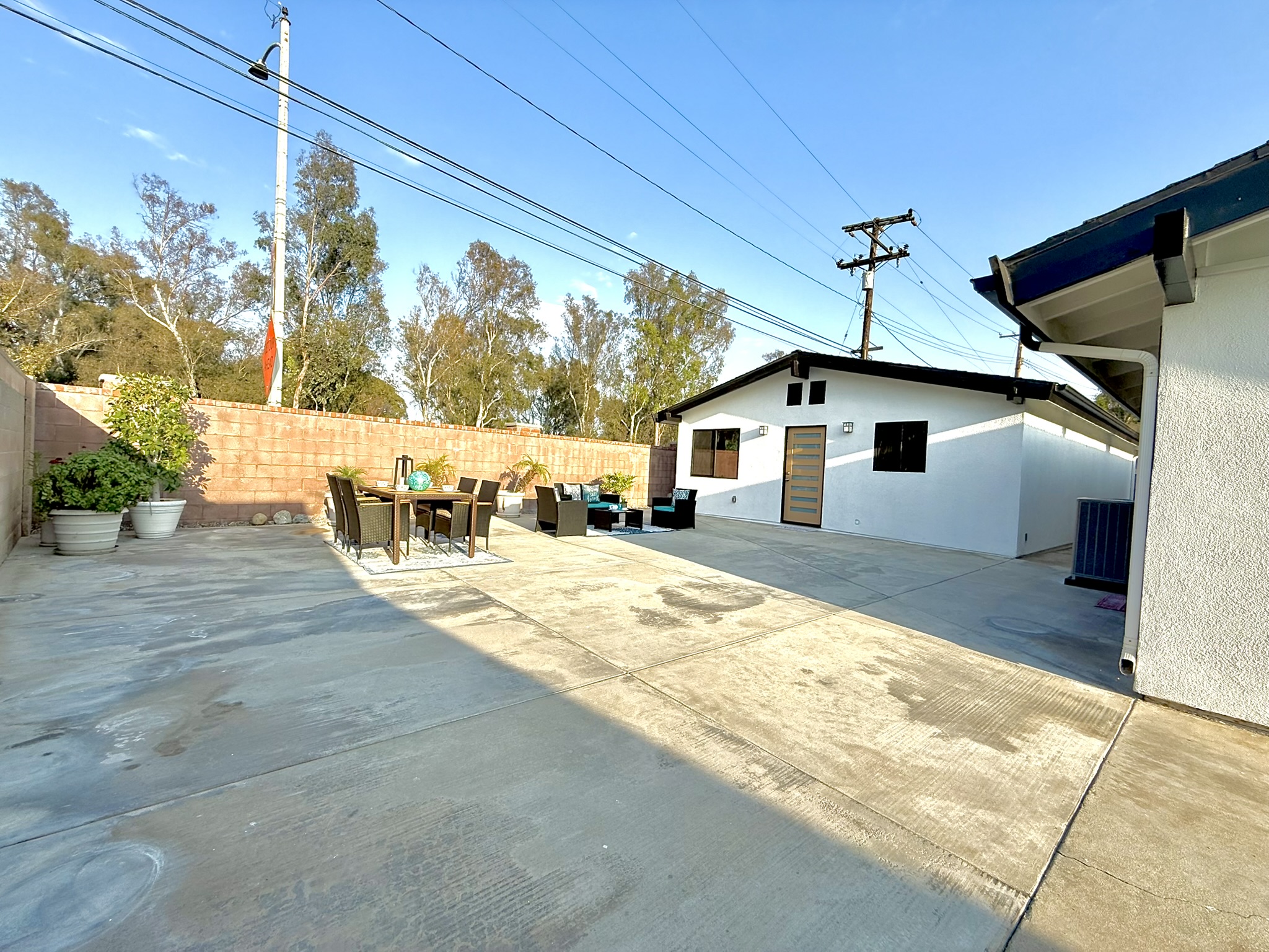 Los Alamitos, California, 90720, United States, 5 Bedrooms Bedrooms, ,4 BathroomsBathrooms,Residential,For Sale,1895084