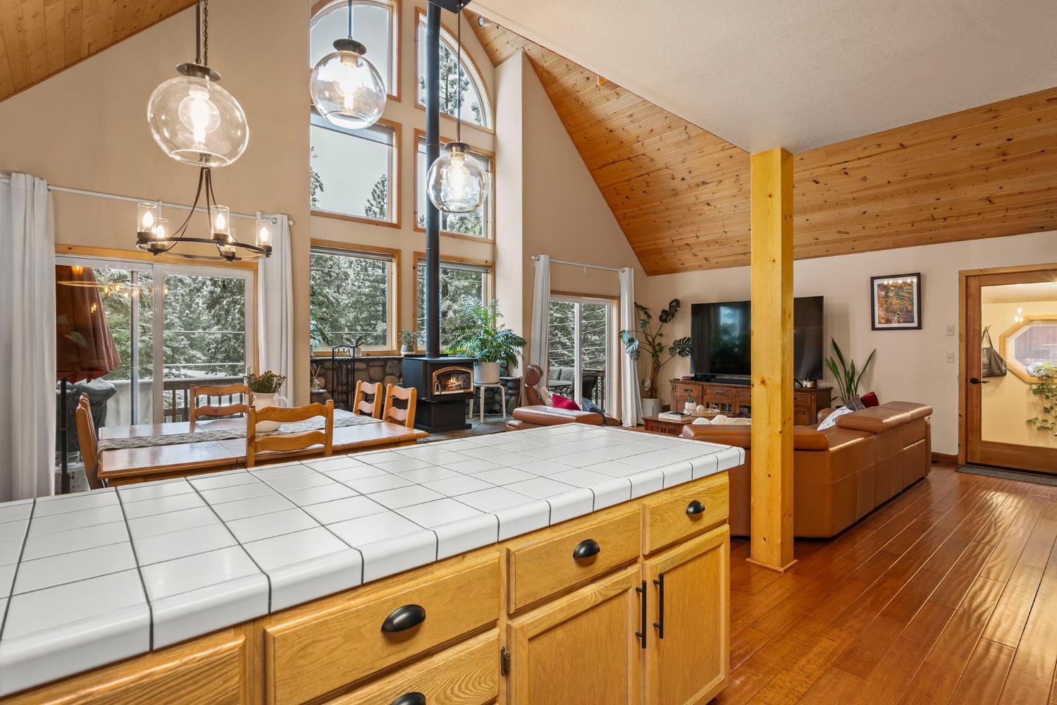 Tahoe Vista, California, 96148, United States, 3 Bedrooms Bedrooms, ,2 BathroomsBathrooms,Residential,For Sale,1998480