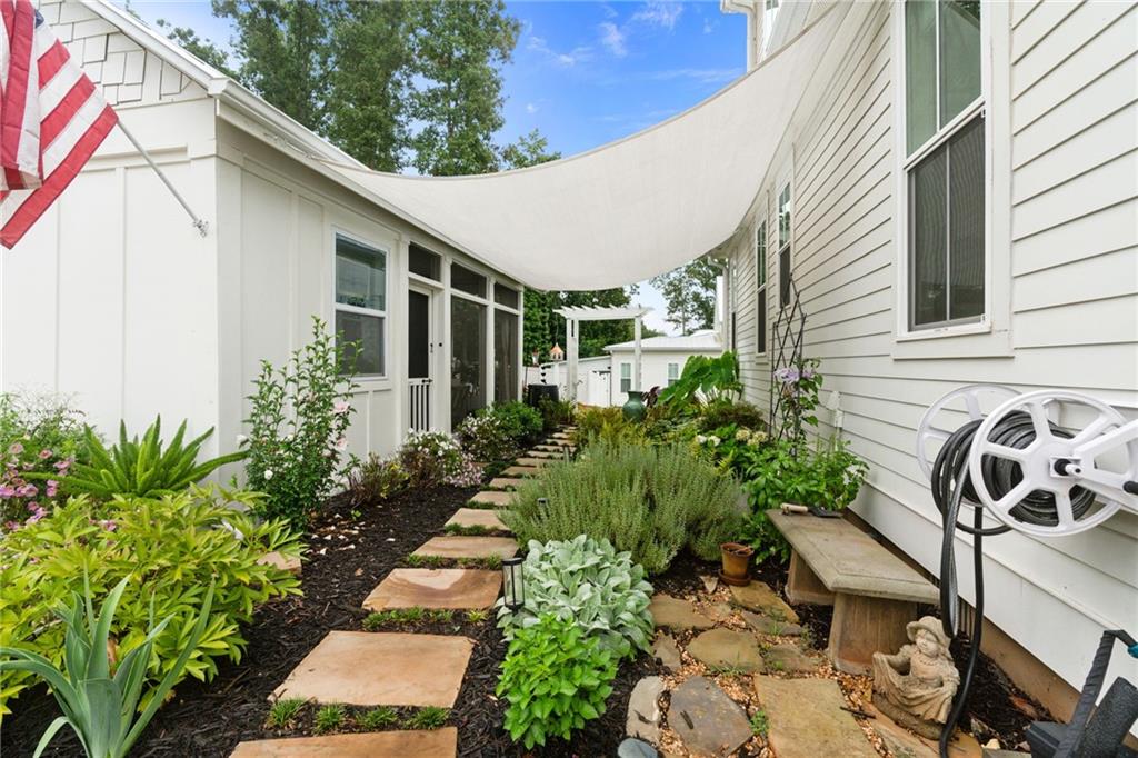 Cleveland, Georgia, 30528, United States, 3 Bedrooms Bedrooms, ,3 BathroomsBathrooms,Residential,For Sale,1905575
