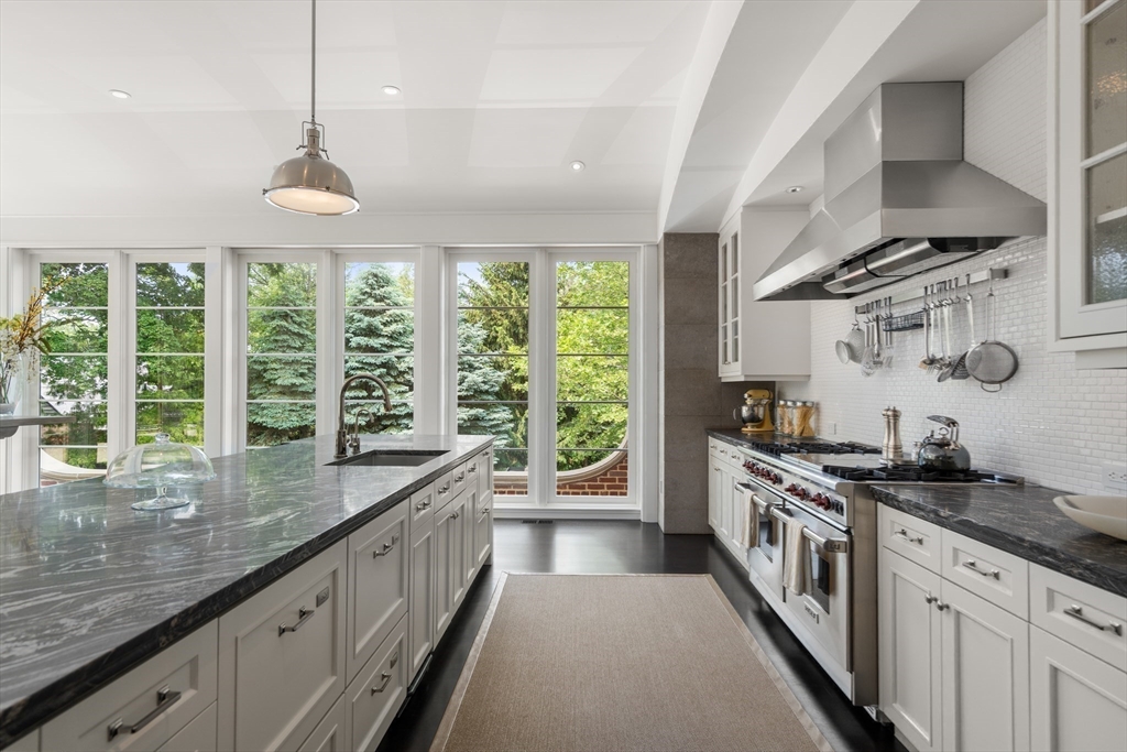 Brookline, Massachusetts, 02467, United States, 7 Bedrooms Bedrooms, ,11 BathroomsBathrooms,Residential,For Sale,1840282