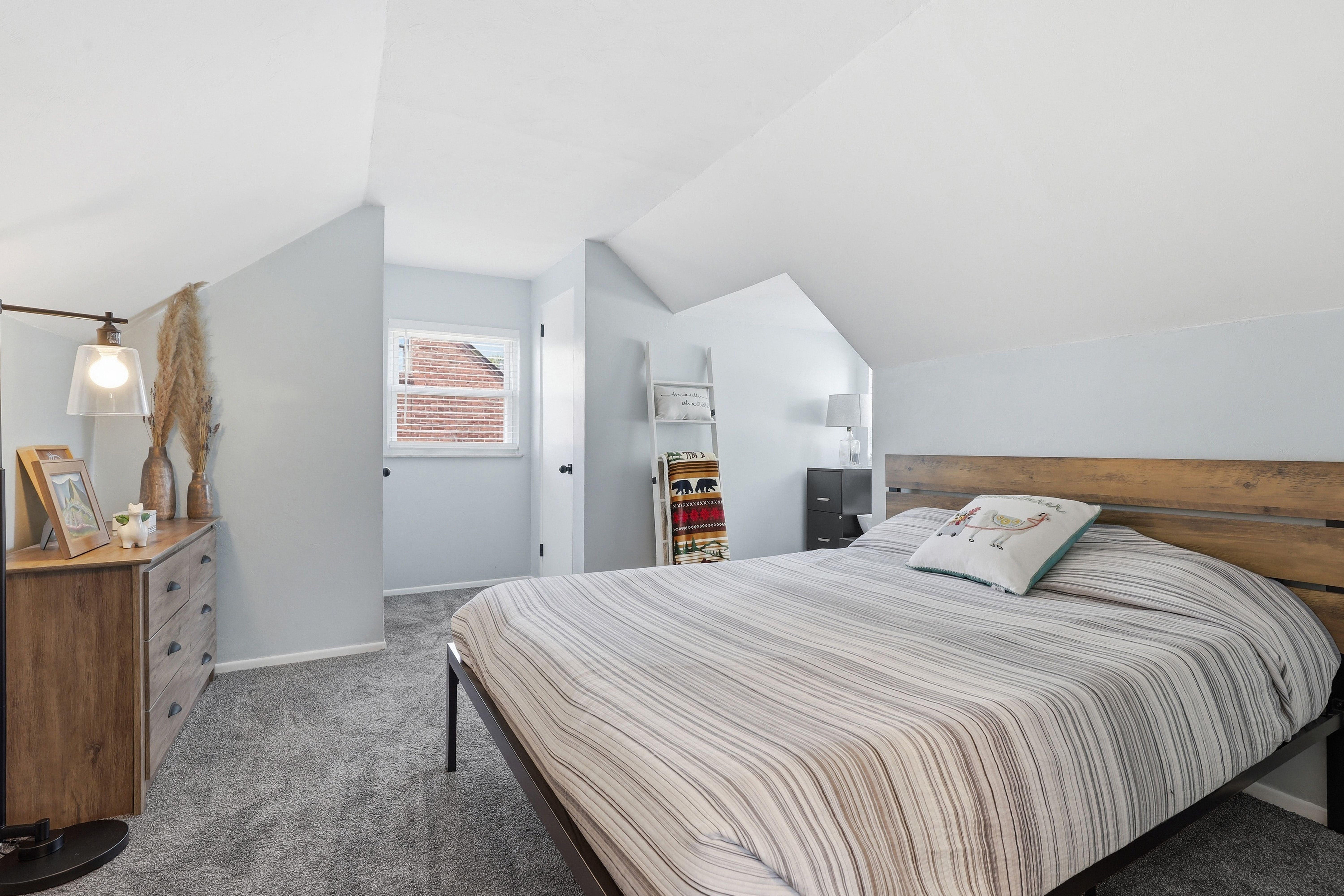 974 Kirsopp Avenue, Pittsburgh, PA 15220 - 物件實景
