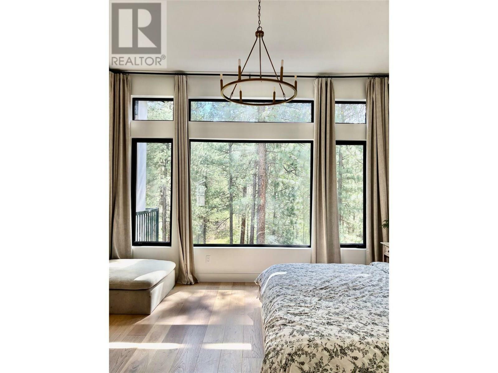 GRAND FORKS, British Columbia, V0H 1H2, CA, 5 Bedrooms Bedrooms, ,5 BathroomsBathrooms,Residential,For Sale,1868553