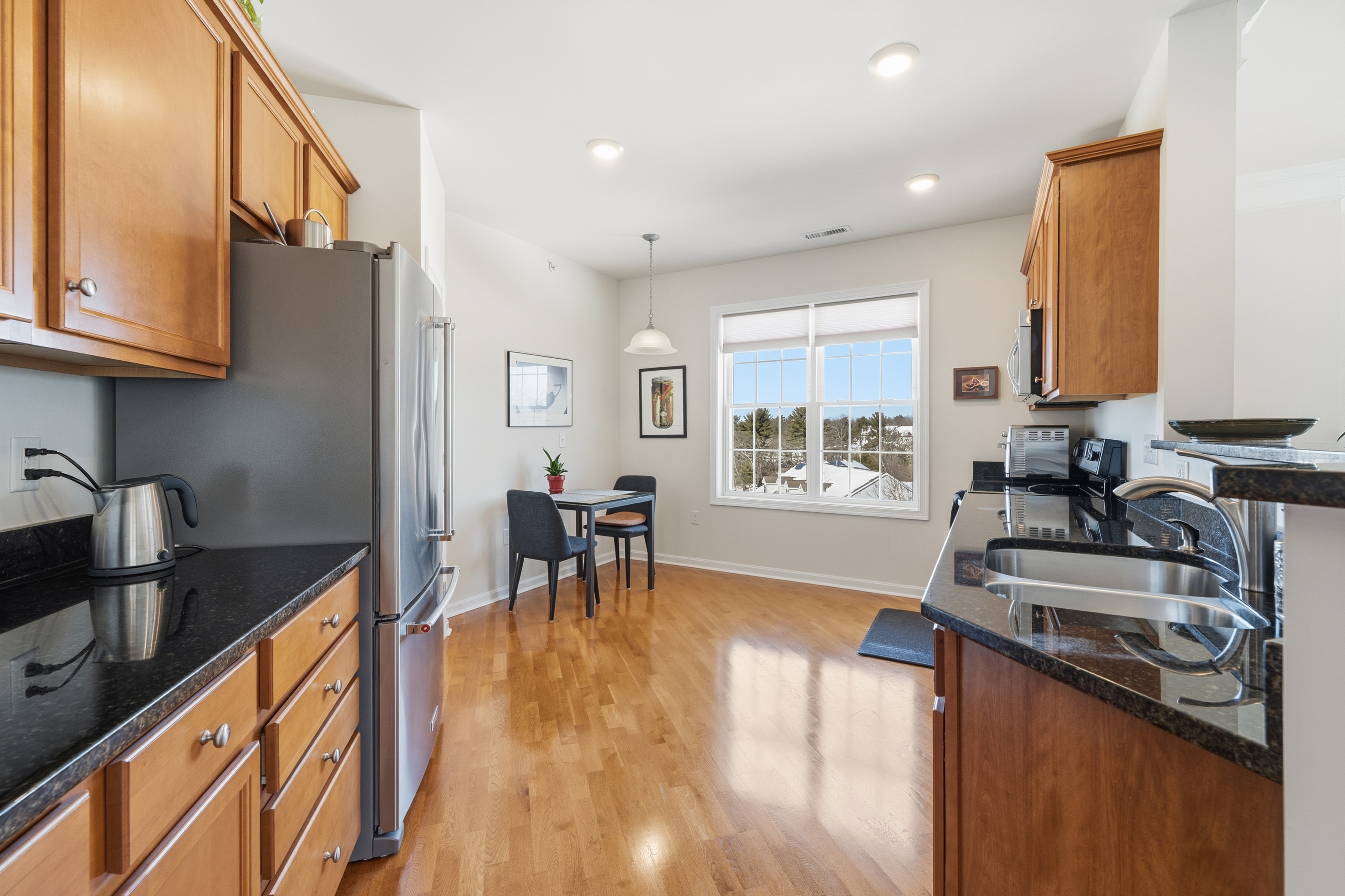 Natick, Massachusetts, 01760, United States, 2 Bedrooms Bedrooms, ,2 BathroomsBathrooms,Residential,For Sale,2015900