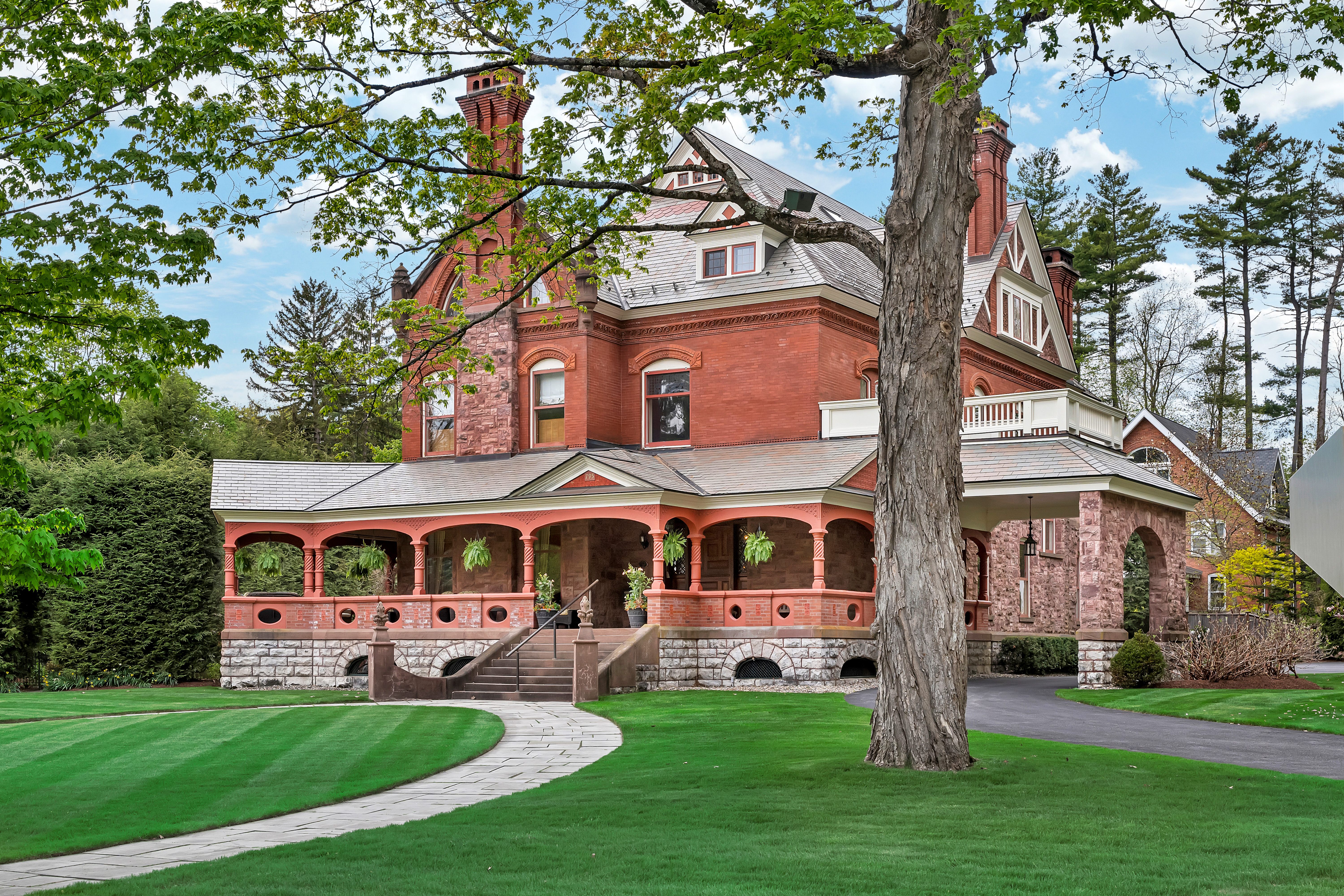  795 N Broadway, Saratoga Springs, NY, 12866 - 物件實景