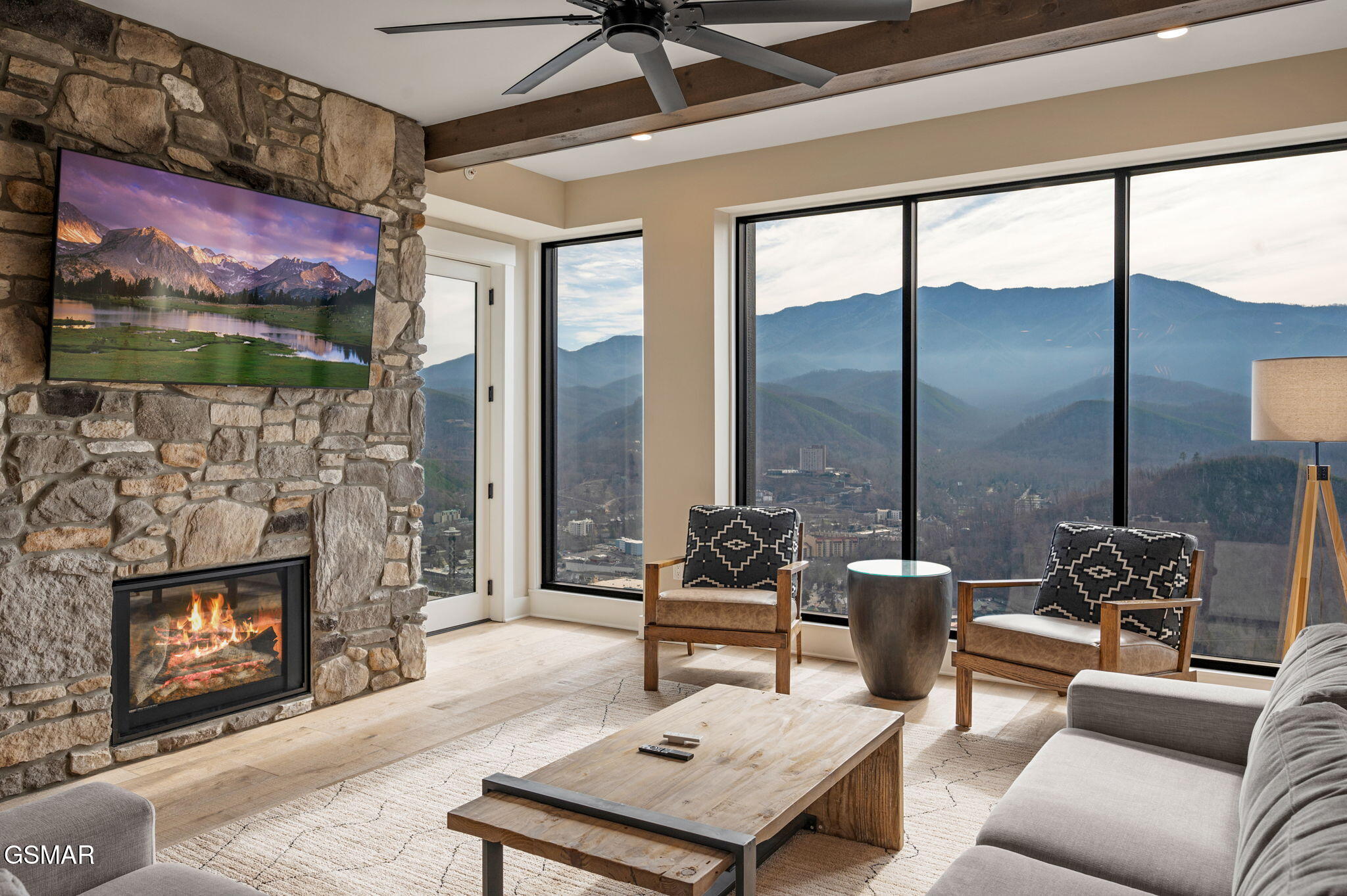 Gatlinburg, Tennessee, 37738, United States, 3 Bedrooms Bedrooms, ,4 BathroomsBathrooms,Residential,For Sale,1977552