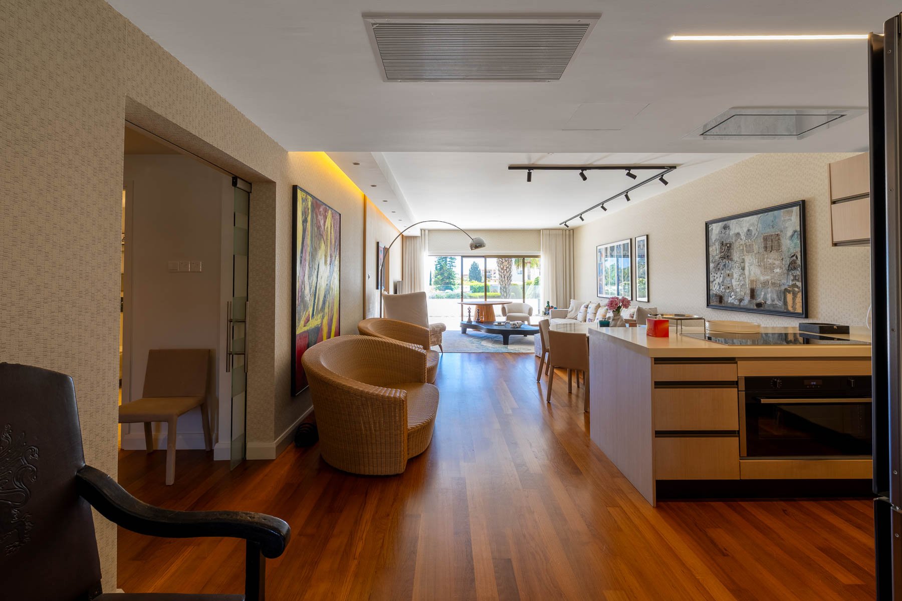  Renovated 3 Bedroom Residence with Guest Studio Steps from the Sea in Limassol - 物件實景
