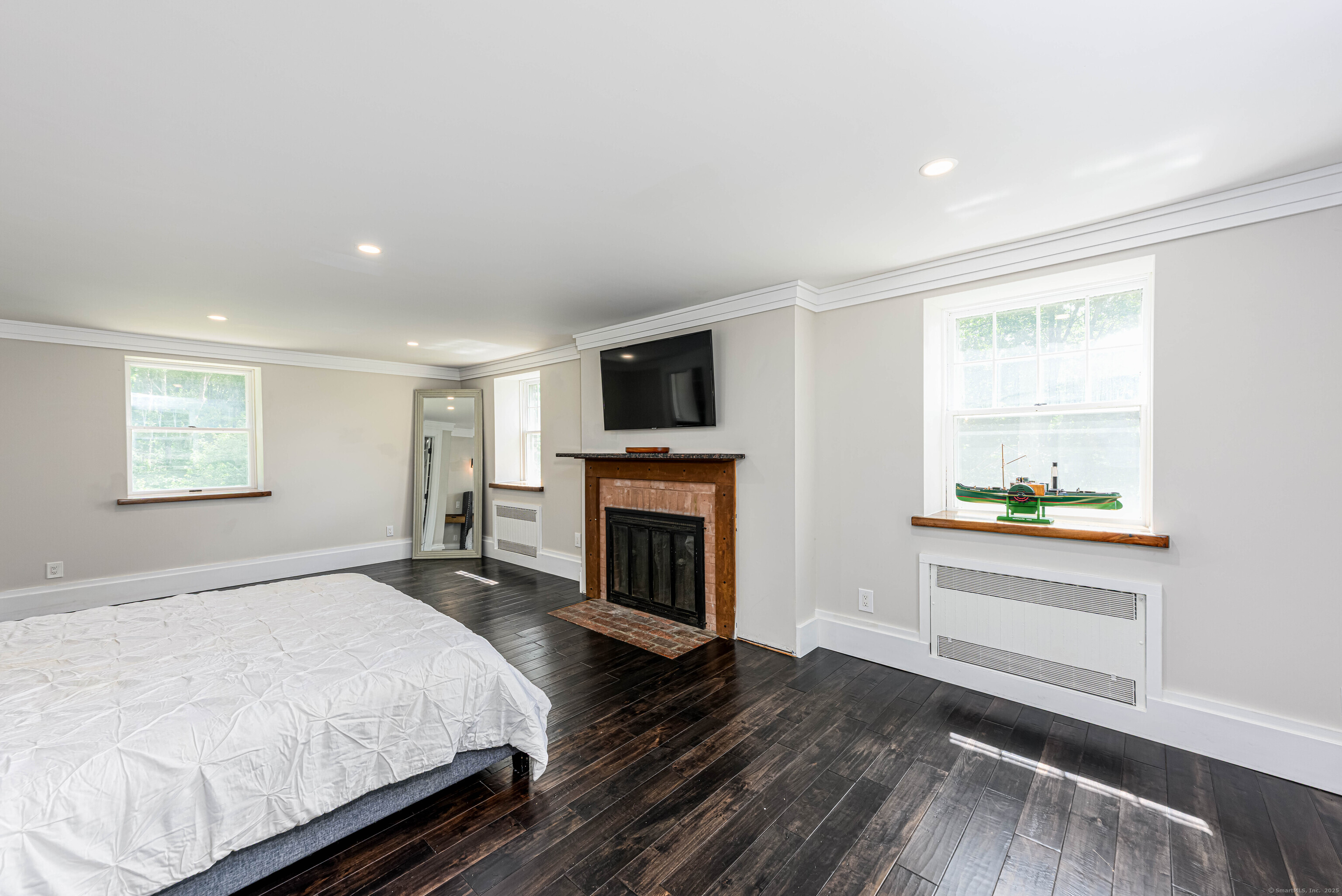 Bethany, Connecticut, 06524, United States, 4 Bedrooms Bedrooms, ,4 BathroomsBathrooms,Residential,For Sale,1911877
