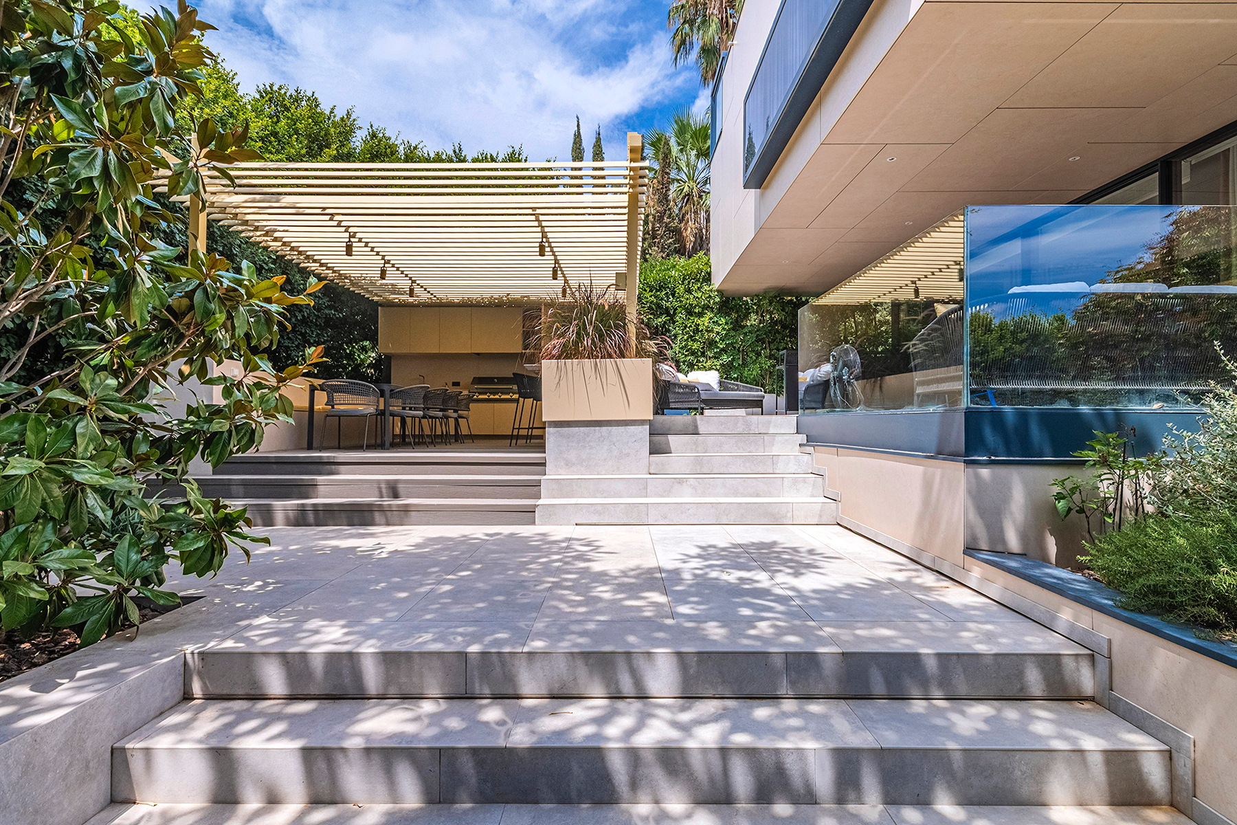  Luxury contemporary villa with pool, garden, and top energy efficiency - 物件實景