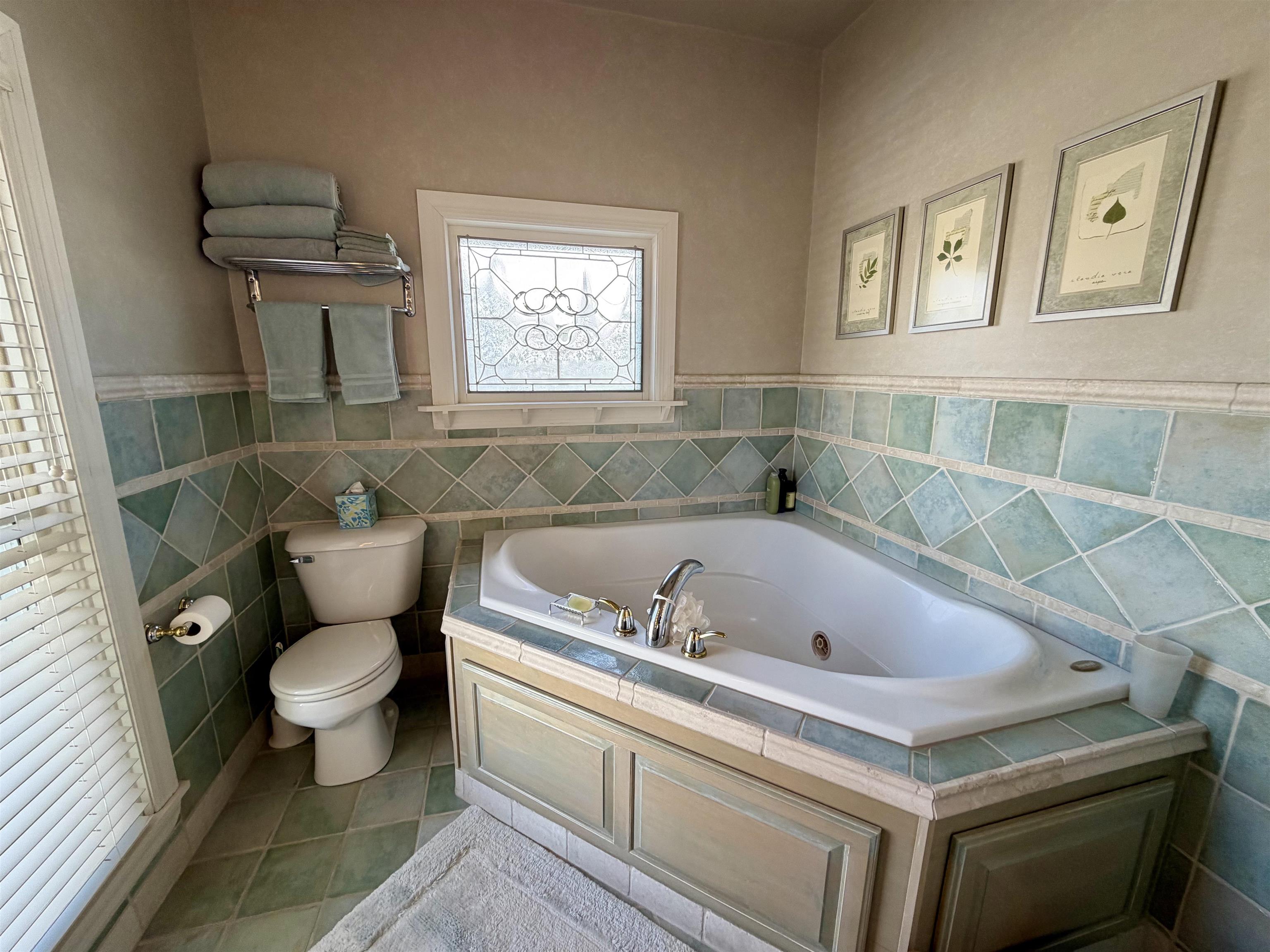 Janesville, Wisconsin, 53545, United States, 4 Bedrooms Bedrooms, ,3 BathroomsBathrooms,Residential,For Sale,2006232