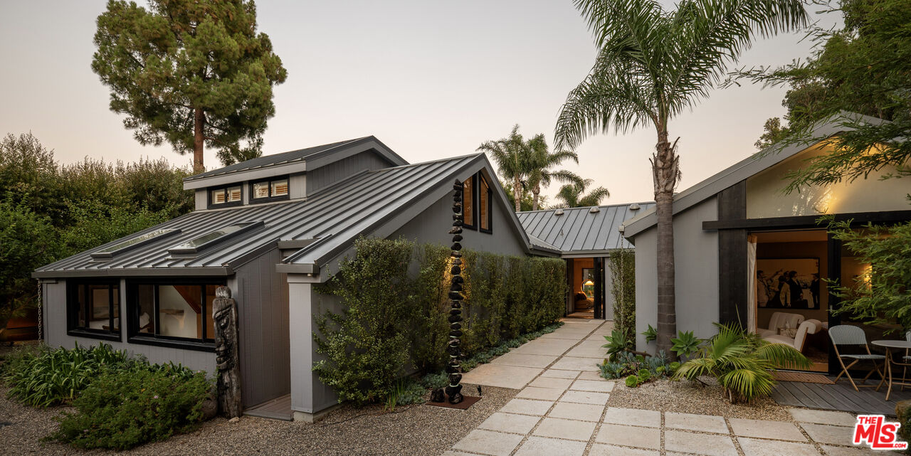 Malibu, California, 90265, United States, 5 Bedrooms Bedrooms, ,5 BathroomsBathrooms,Residential,For Sale,1918690