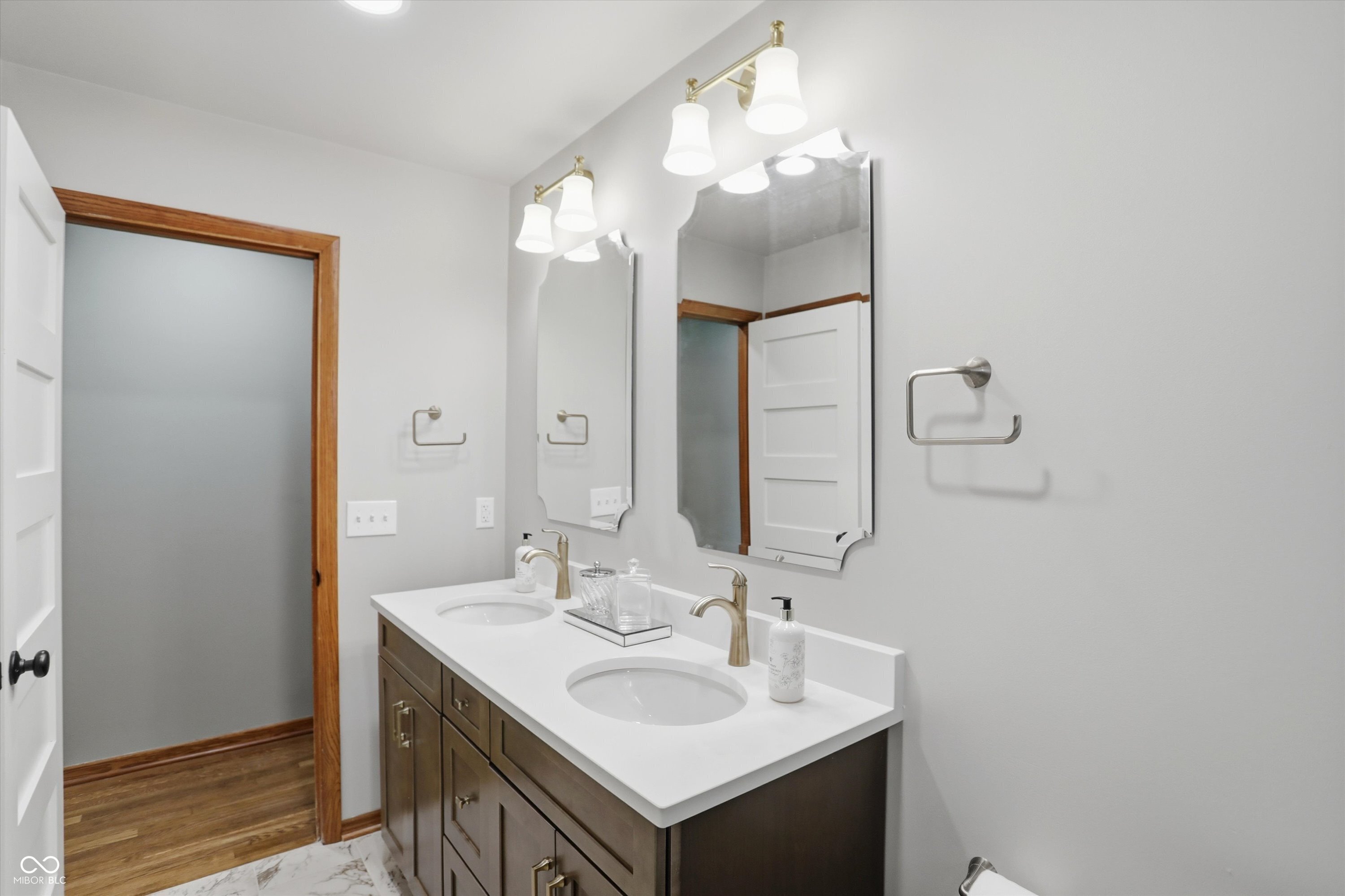 Zionsville, Indiana, 46077, United States, 3 Bedrooms Bedrooms, ,2 BathroomsBathrooms,Residential,For Sale,2008778