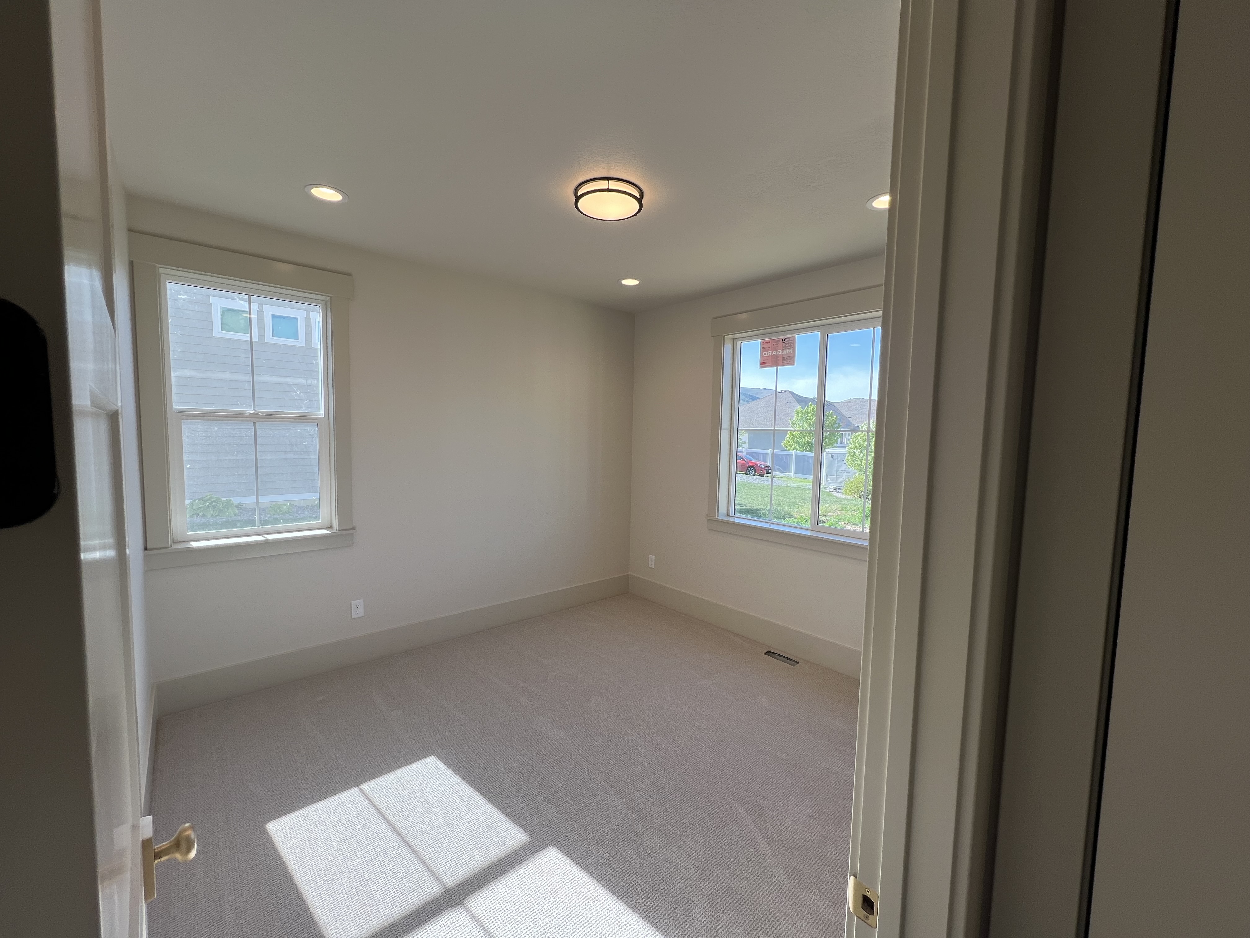Mantua, Utah, 84324, United States, 4 Bedrooms Bedrooms, ,3 BathroomsBathrooms,Residential,For Sale,1793207