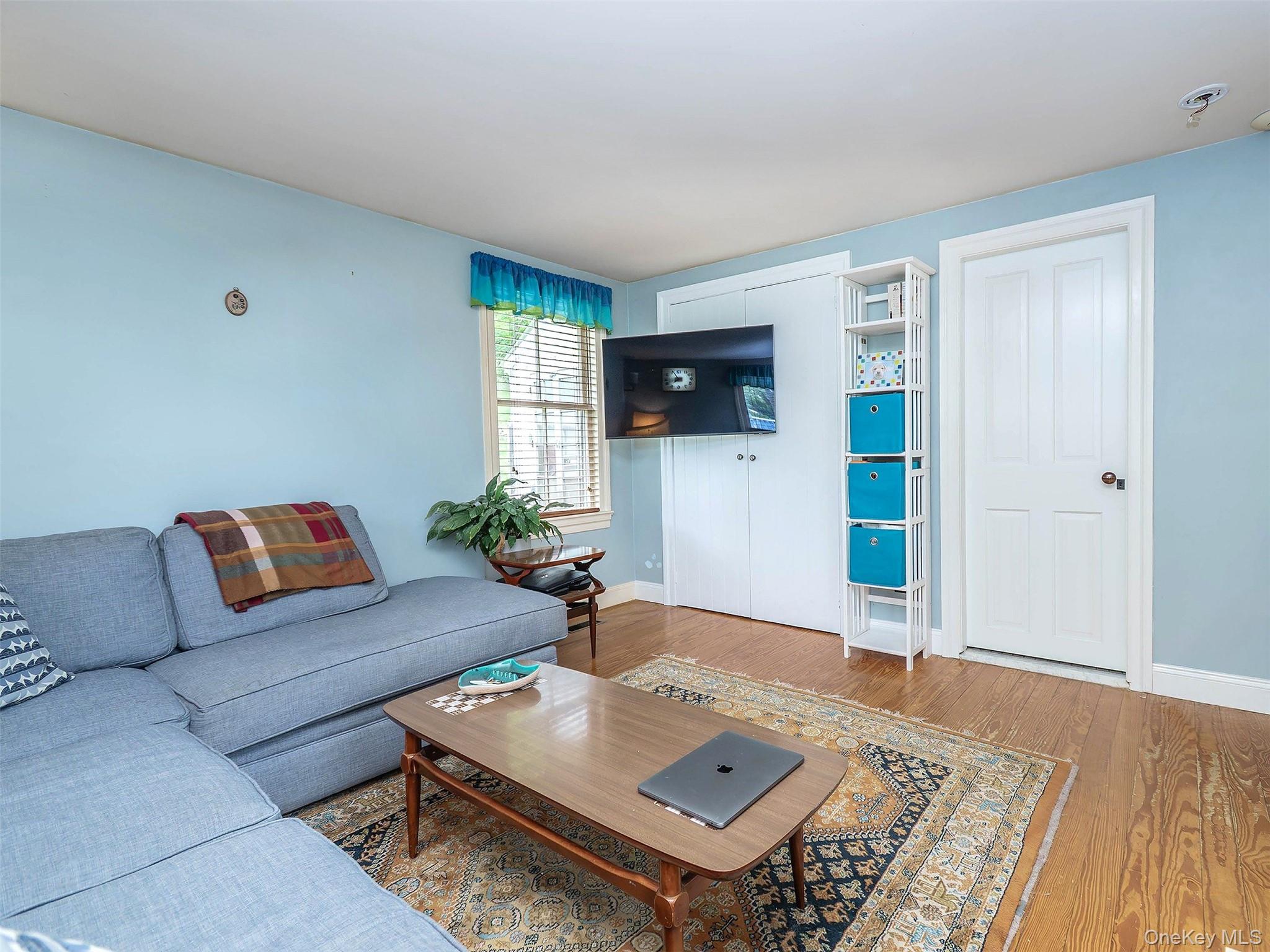 130 Mott Avenue, Roslyn, NY, 11576 - 物件實景