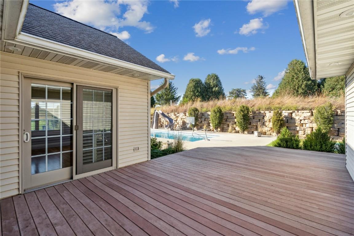 Vinton, Iowa, 52349, United States, 5 Bedrooms Bedrooms, ,3 BathroomsBathrooms,Residential,For Sale,1979270