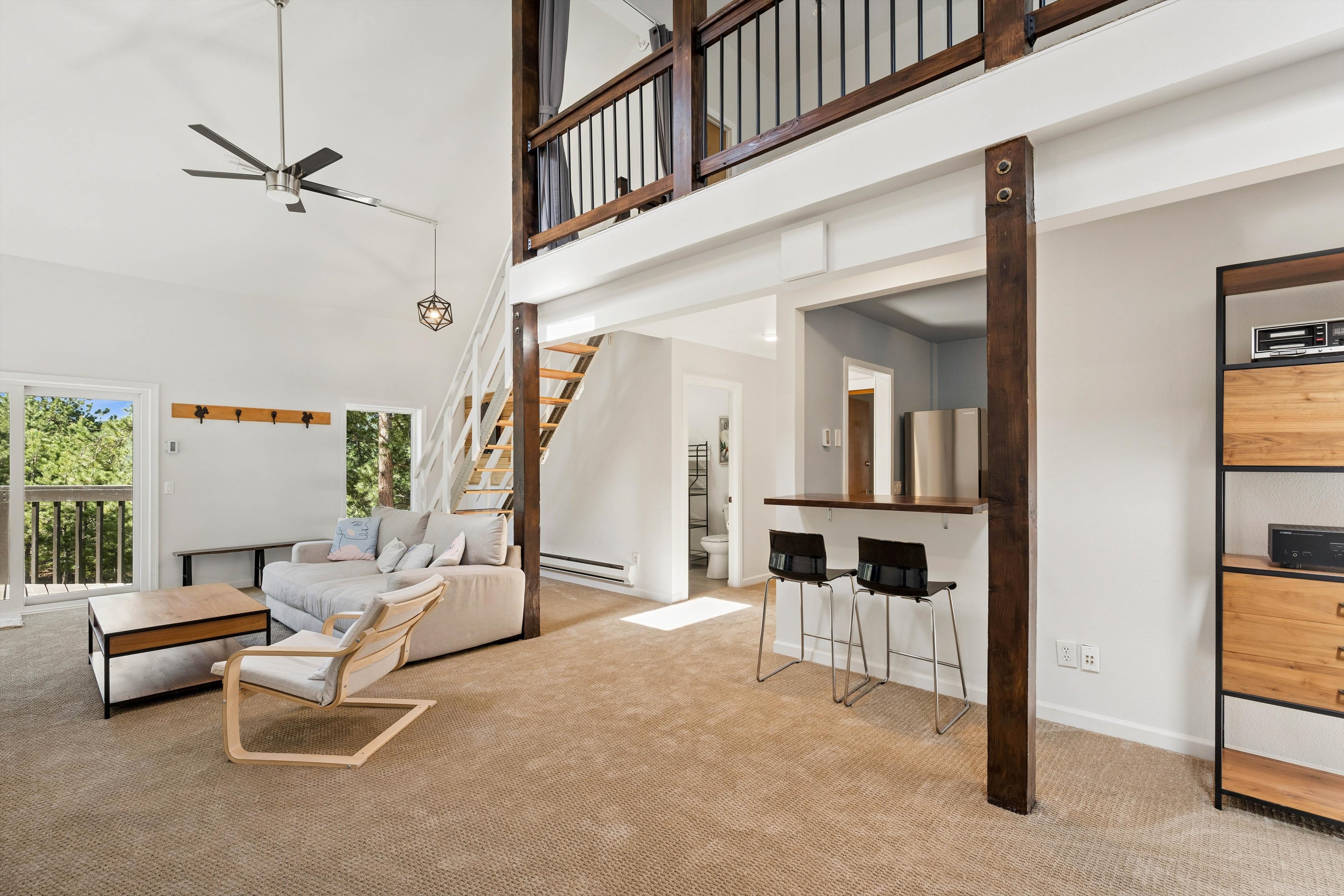  Experience Refined Mid-Century Inspired Mountain Living on 3.37 Acres - 物件實景