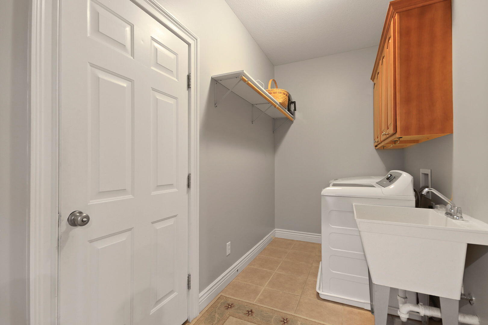 COLUMBIA, Missouri, 65203, United States, 5 Bedrooms Bedrooms, ,4 BathroomsBathrooms,Residential,For Sale,1983136