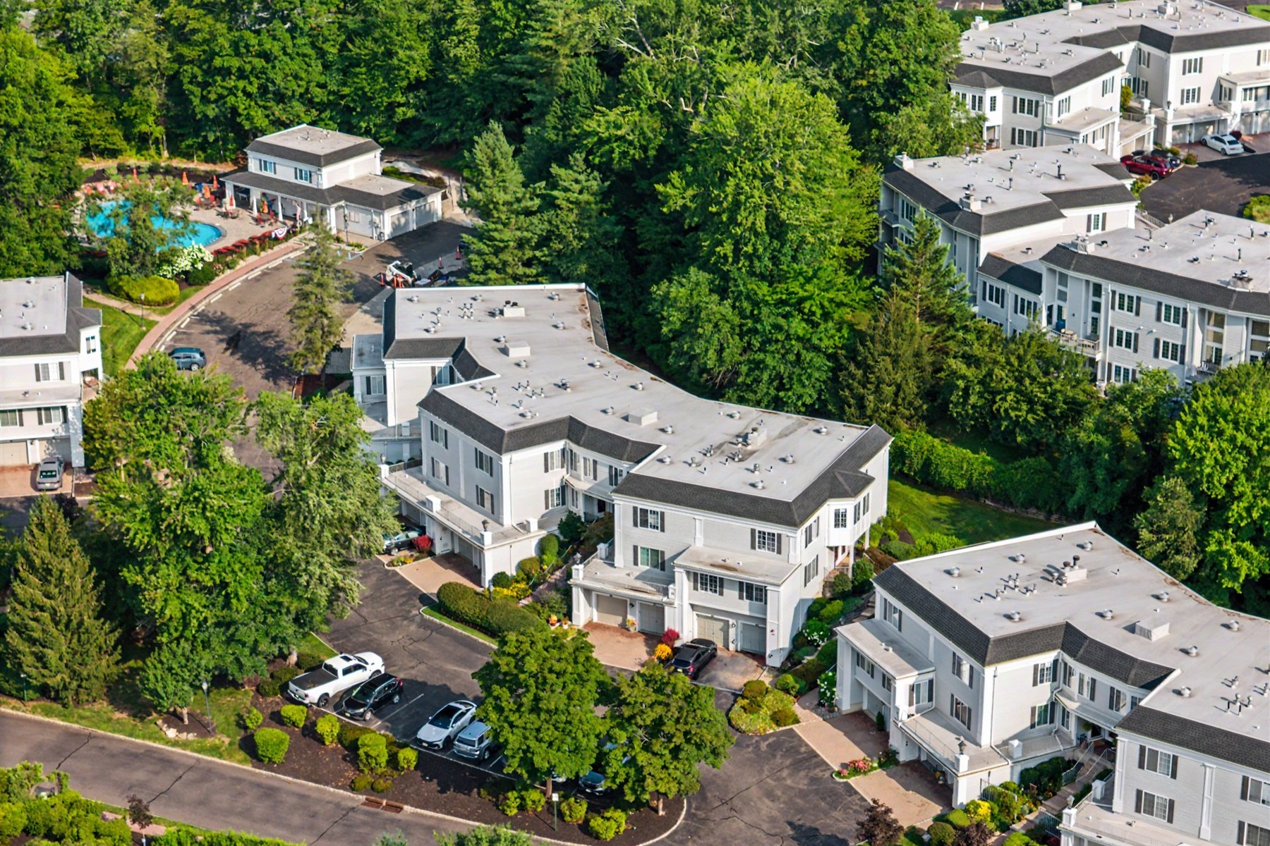  ?Sutton Woods? Beautifully Updated End Unit Townhome - 物件實景
