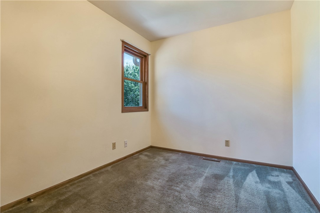 Altoona, Wisconsin, 54720, United States, 4 Bedrooms Bedrooms, ,3 BathroomsBathrooms,Residential,For Sale,1891343