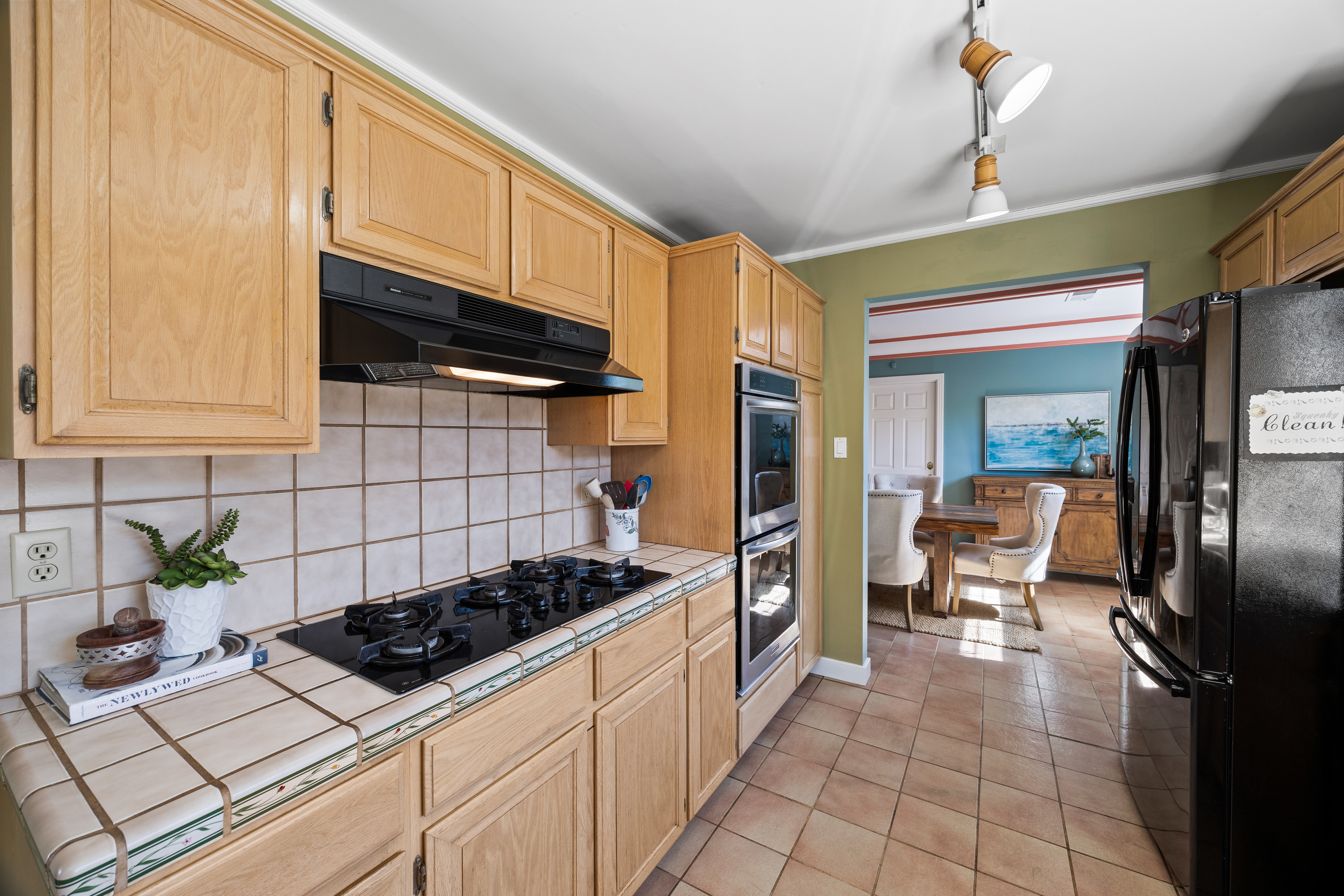  Single-Level Home in Desirable San Mateo Village - 物件實景