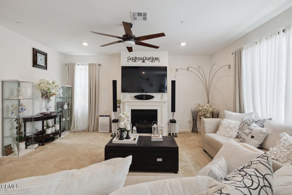 Santa Paula, California, 93060, United States, 3 Bedrooms Bedrooms, ,3 BathroomsBathrooms,Residential,For Sale,1938195