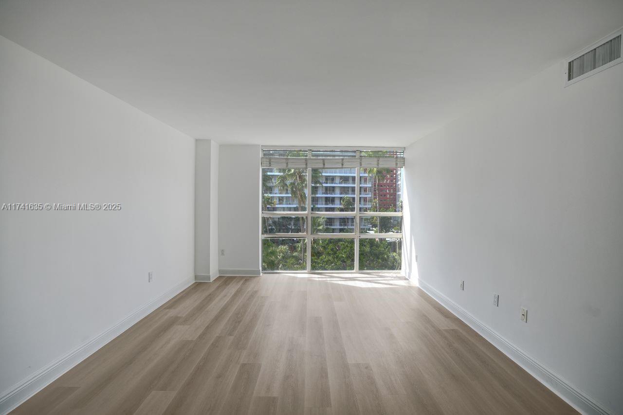 Miami, Florida, 33131, United States, 2 Bedrooms Bedrooms, ,2 BathroomsBathrooms,Residential,For Sale,1705612