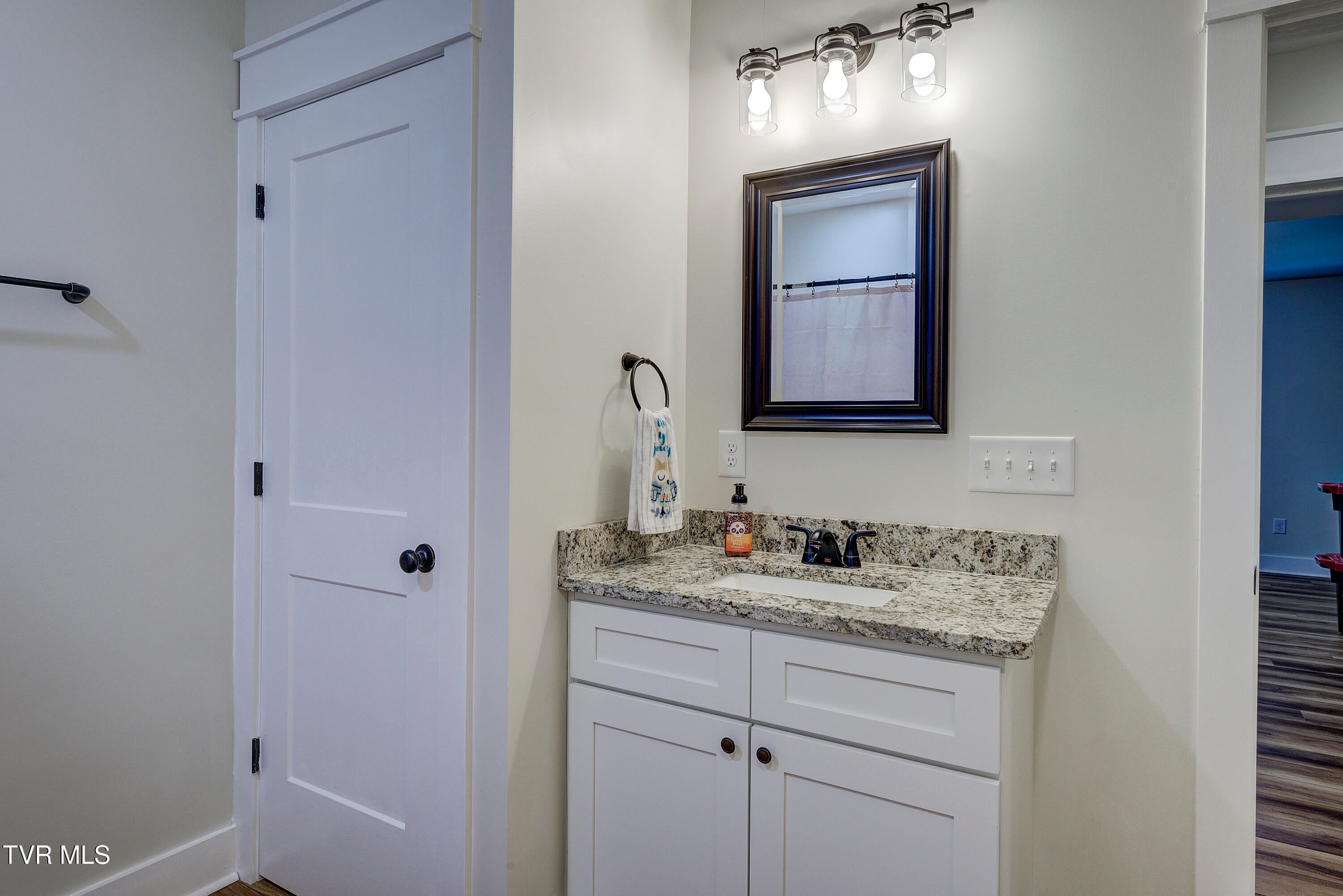 Jonesborough, Tennessee, 37659, United States, 3 Bedrooms Bedrooms, ,3 BathroomsBathrooms,Residential,For Sale,2000910