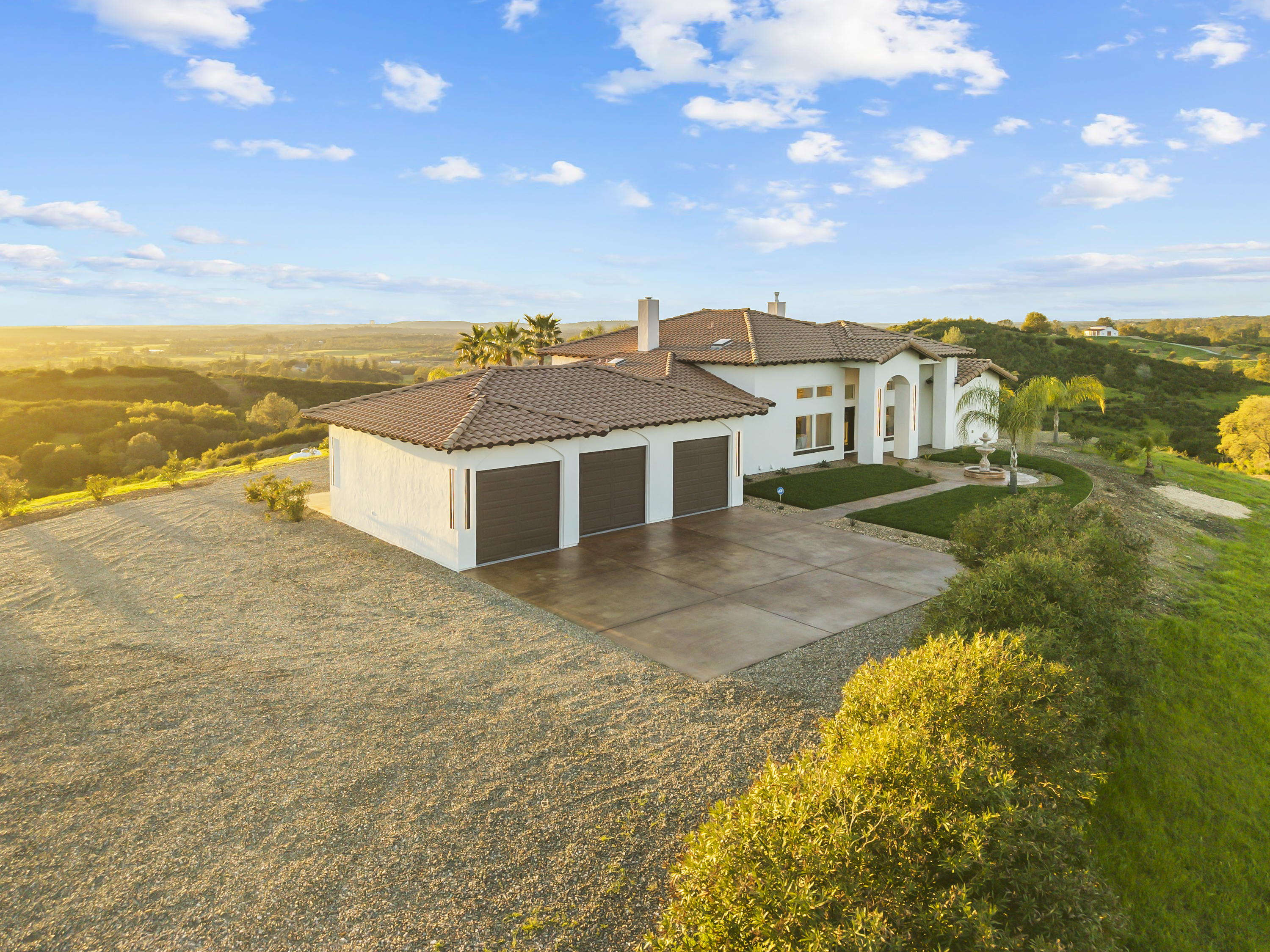  40 Acres - Big Views - Renovated Home - 物件實景