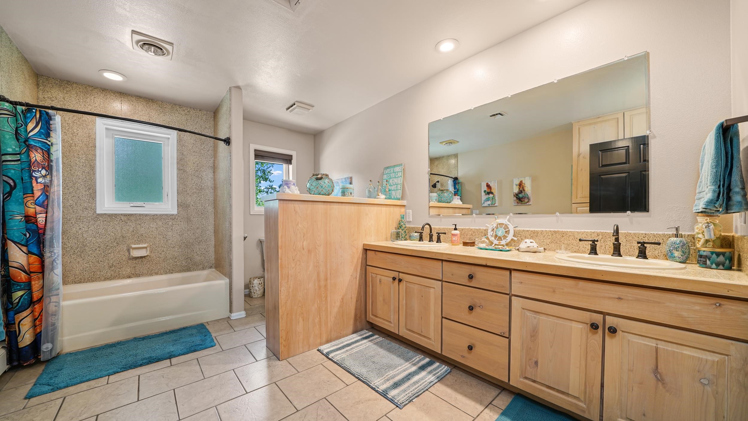 Grand Junction, Colorado, 81507, United States, 4 Bedrooms Bedrooms, ,4 BathroomsBathrooms,Residential,For Sale,1947056