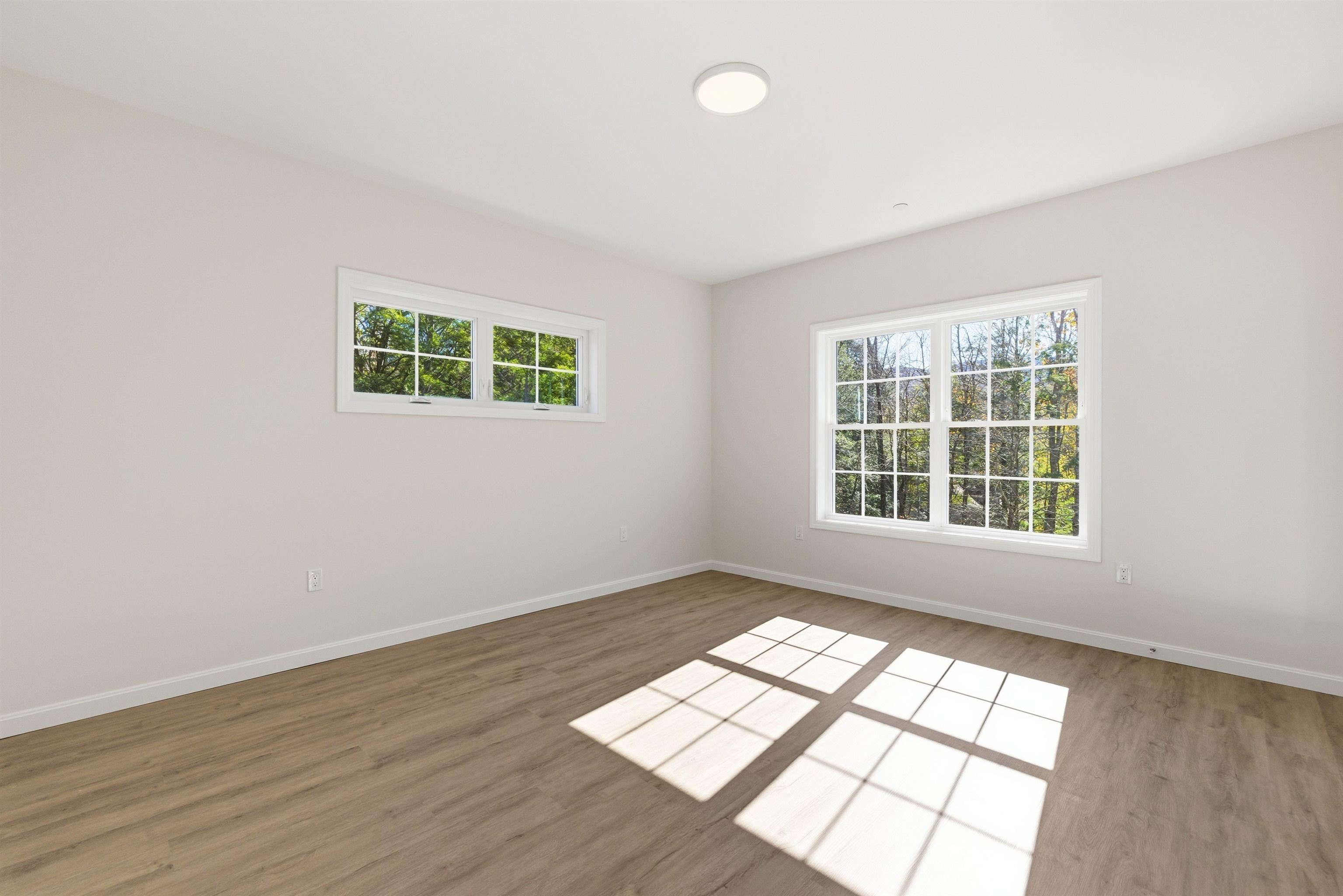 Lincoln, New Hampshire, 03251, United States, 3 Bedrooms Bedrooms, ,2 BathroomsBathrooms,Residential,For Sale,1980638