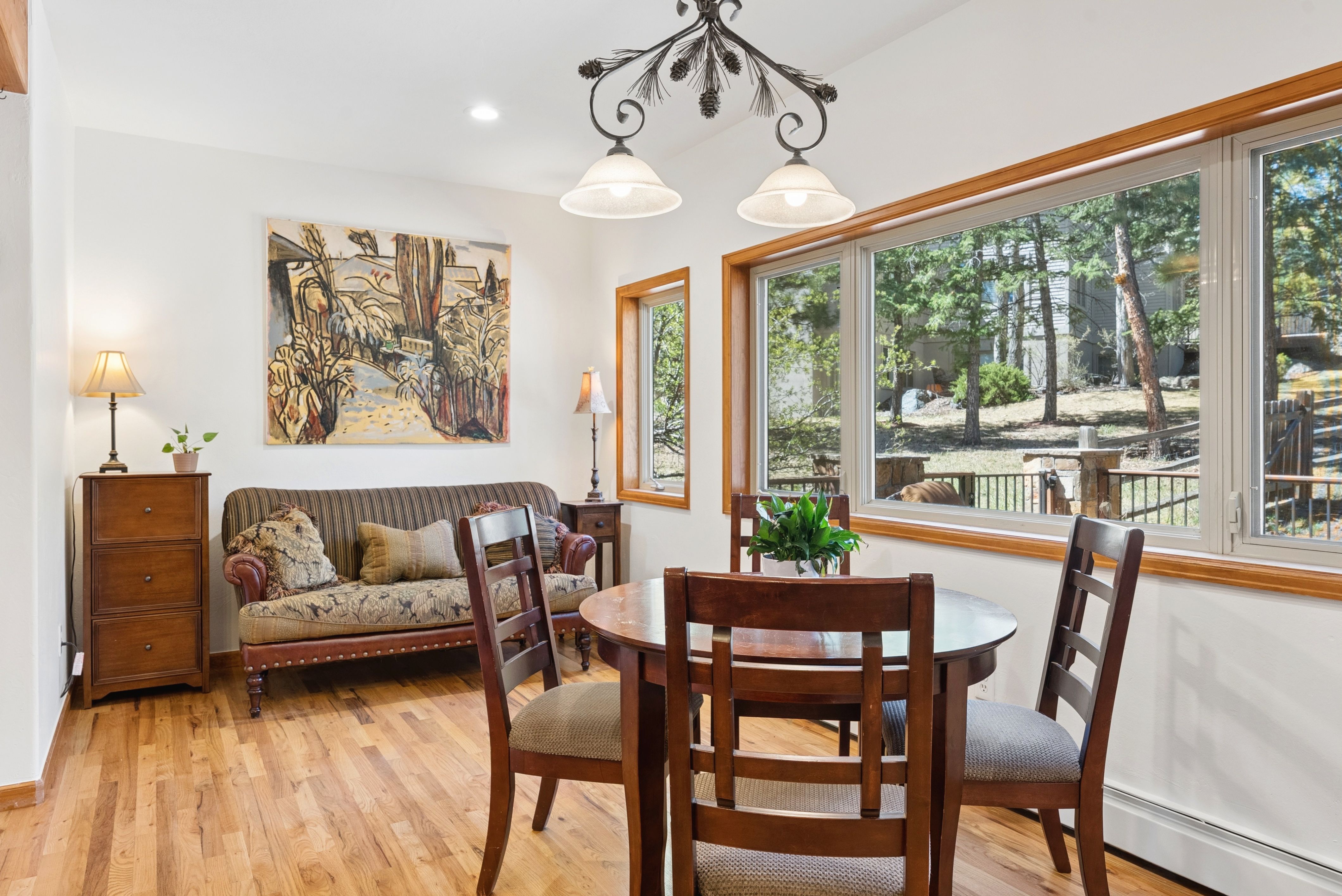  Comfort, Versatility & Evergreen Living - 物件實景