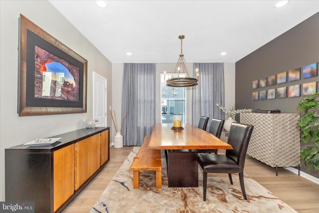 Frederick, Maryland, 21701, United States, 4 Bedrooms Bedrooms, ,4 BathroomsBathrooms,Residential,For Sale,2005194