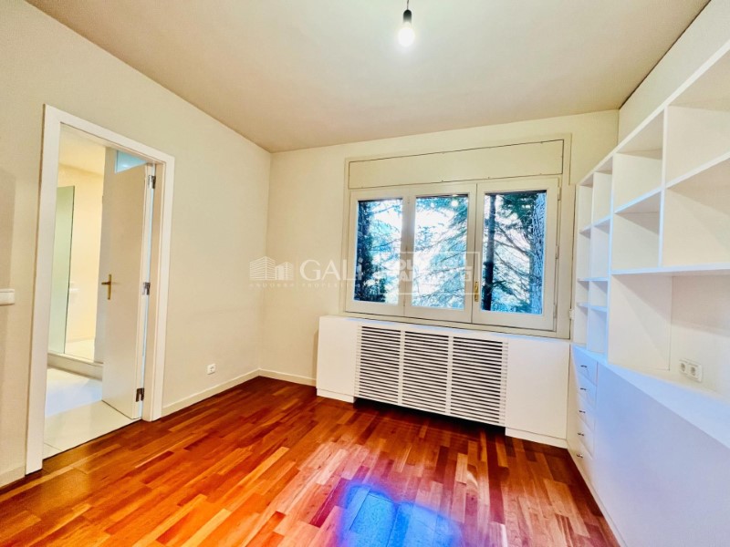 Escaldes-Engordany, Andorra, AD, 4 Bedrooms Bedrooms, ,3 BathroomsBathrooms,Residential,For Sale,1448844