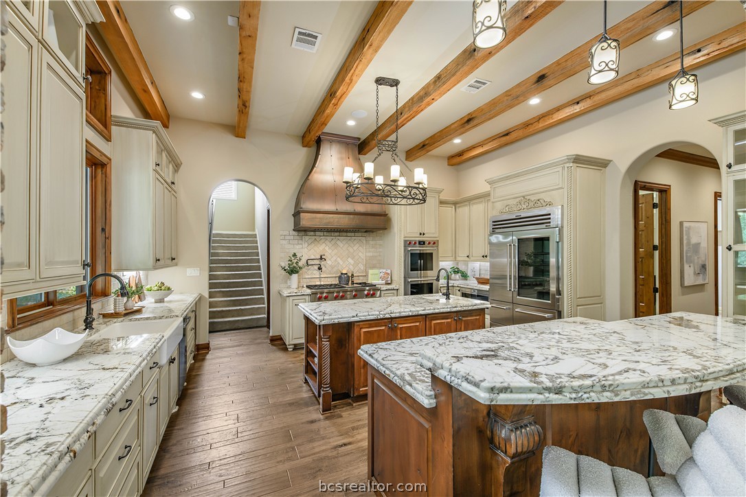 Bryan, Texas, 77802, United States, 4 Bedrooms Bedrooms, ,6 BathroomsBathrooms,Residential,For Sale,2037788