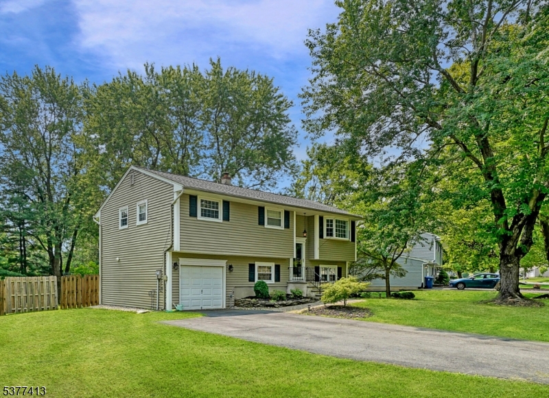 Raritan Twp., New Jersey, 08822, United States, 4 Bedrooms Bedrooms, ,3 BathroomsBathrooms,Residential,For Sale,1911305