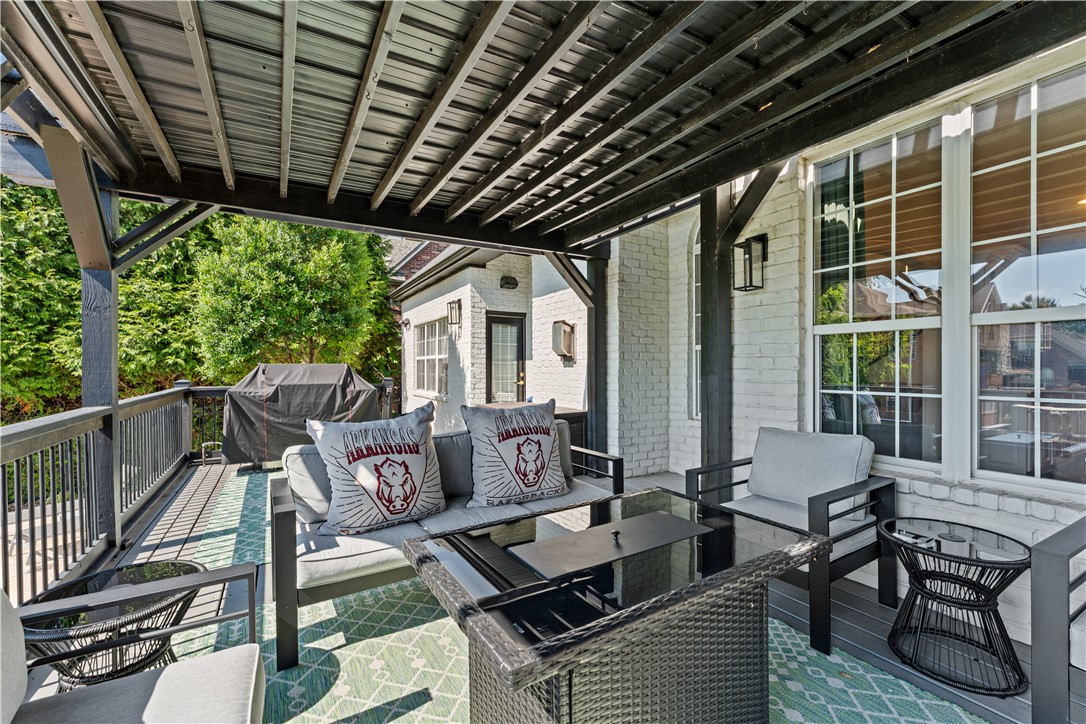 Rogers, Arkansas, 72758, United States, 4 Bedrooms Bedrooms, ,4 BathroomsBathrooms,Residential,For Sale,1941021